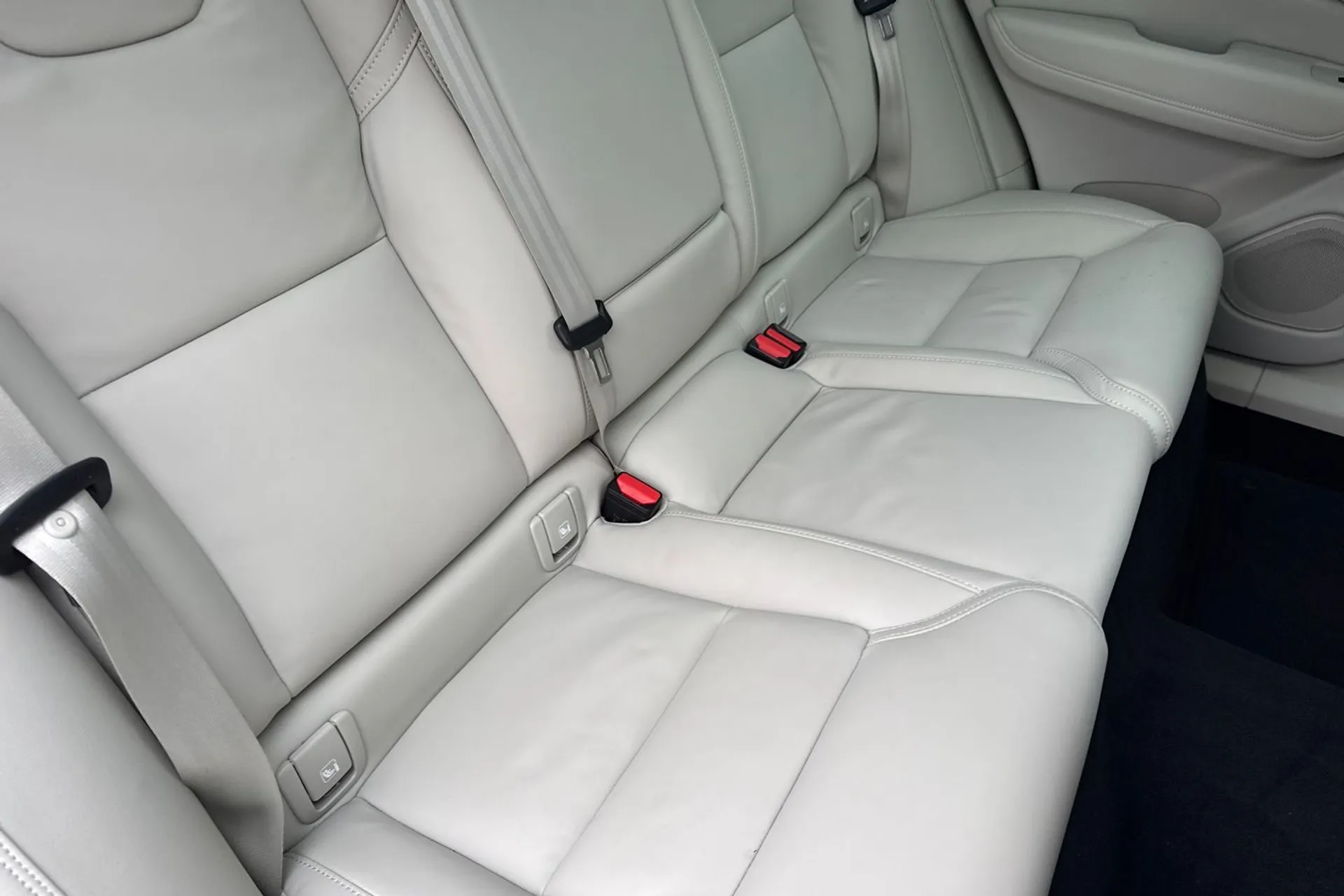 Volvo XC60 thumbnail image number 25