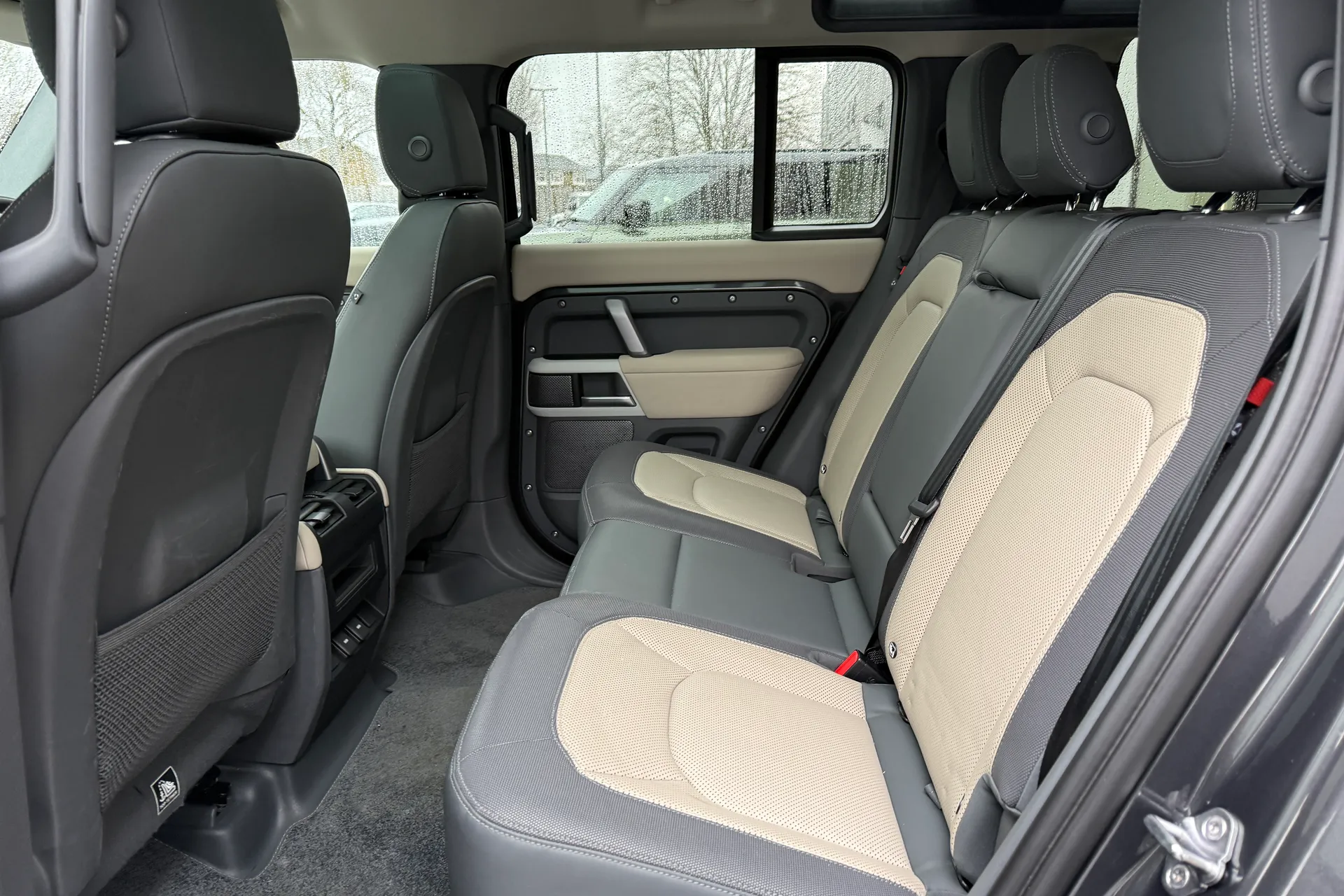 LAND ROVER DEFENDER thumbnail image number 45