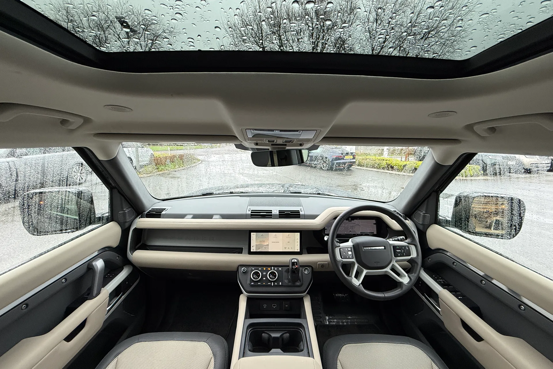 LAND ROVER DEFENDER thumbnail image number 3