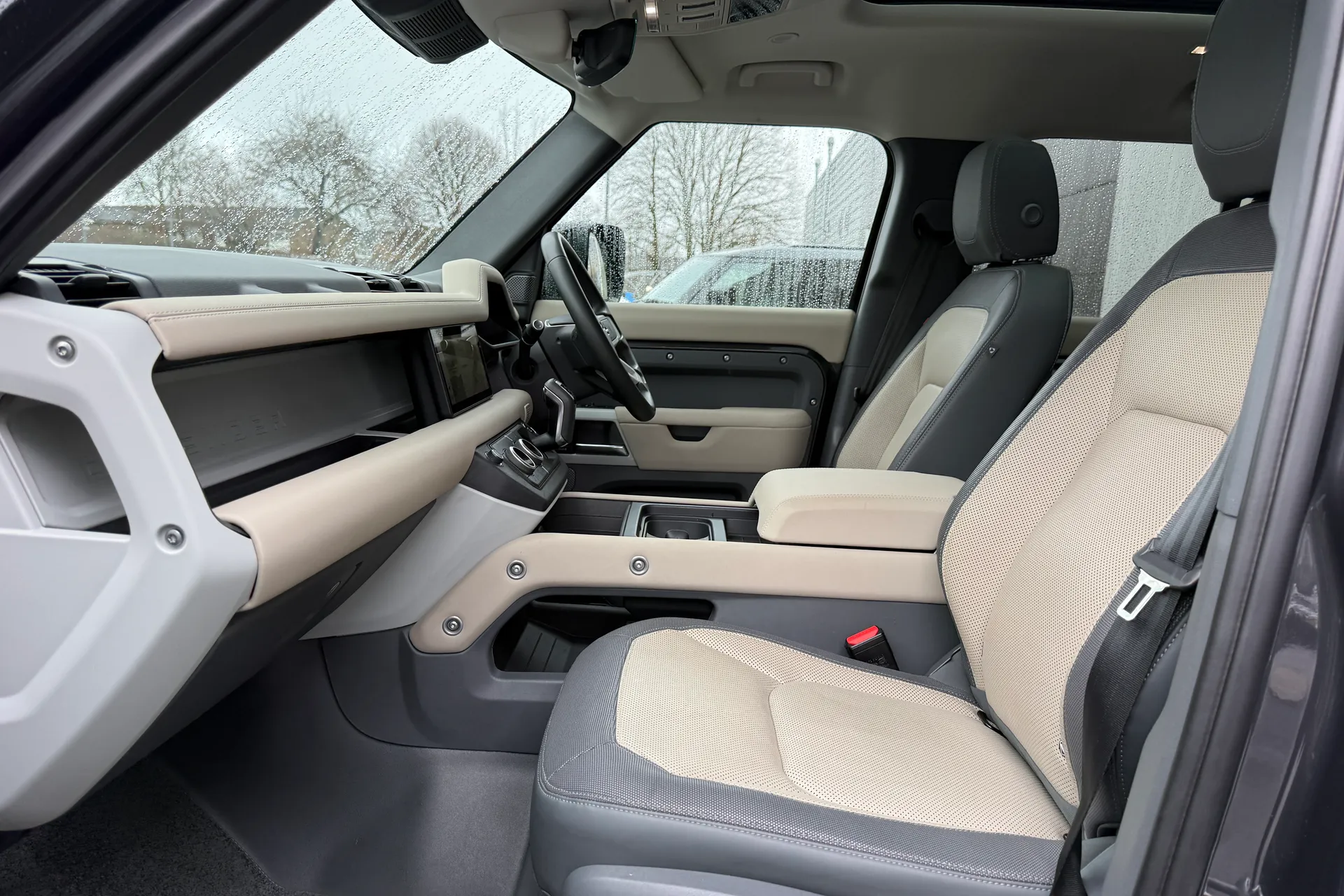 LAND ROVER DEFENDER thumbnail image number 10