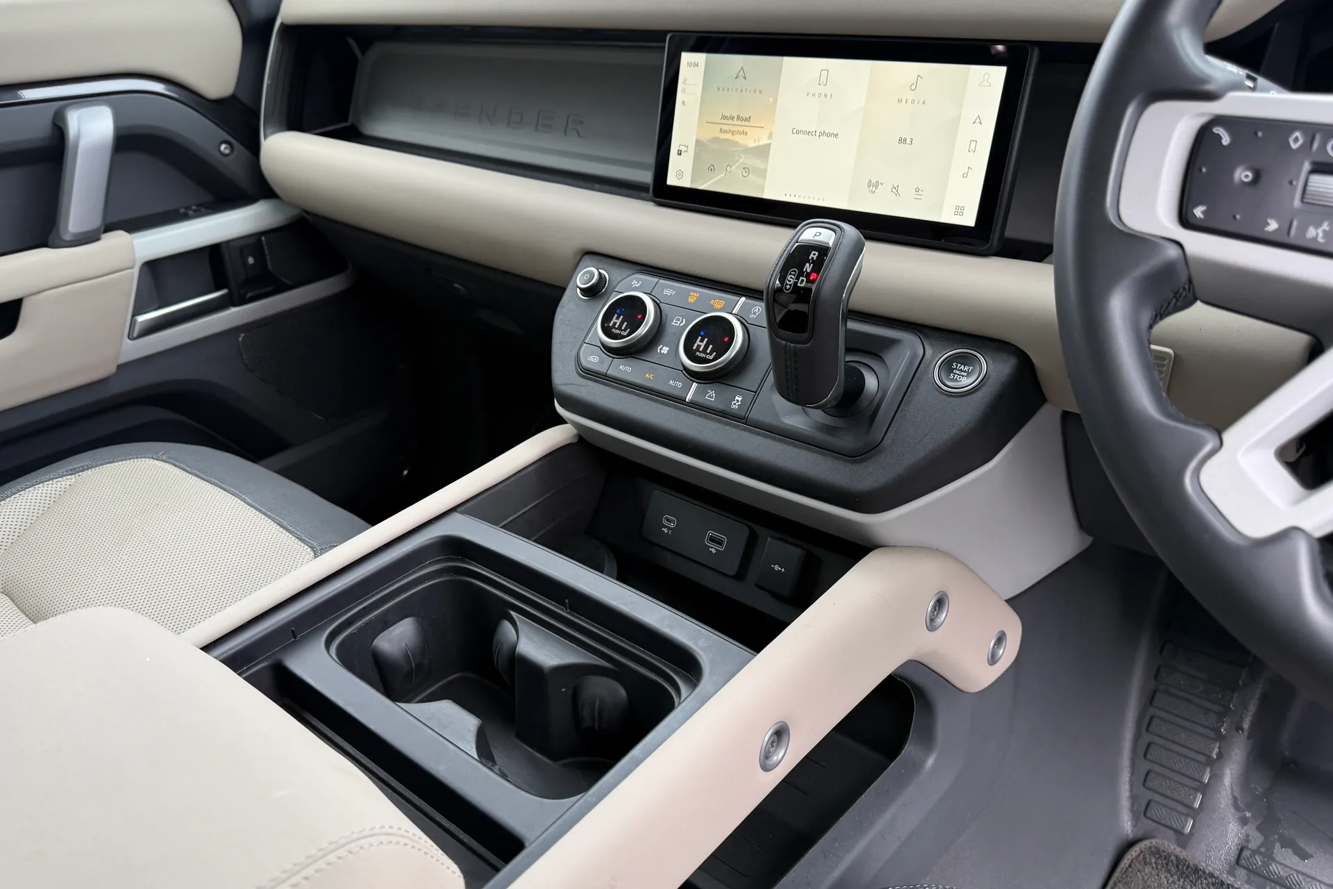 LAND ROVER DEFENDER thumbnail image number 19