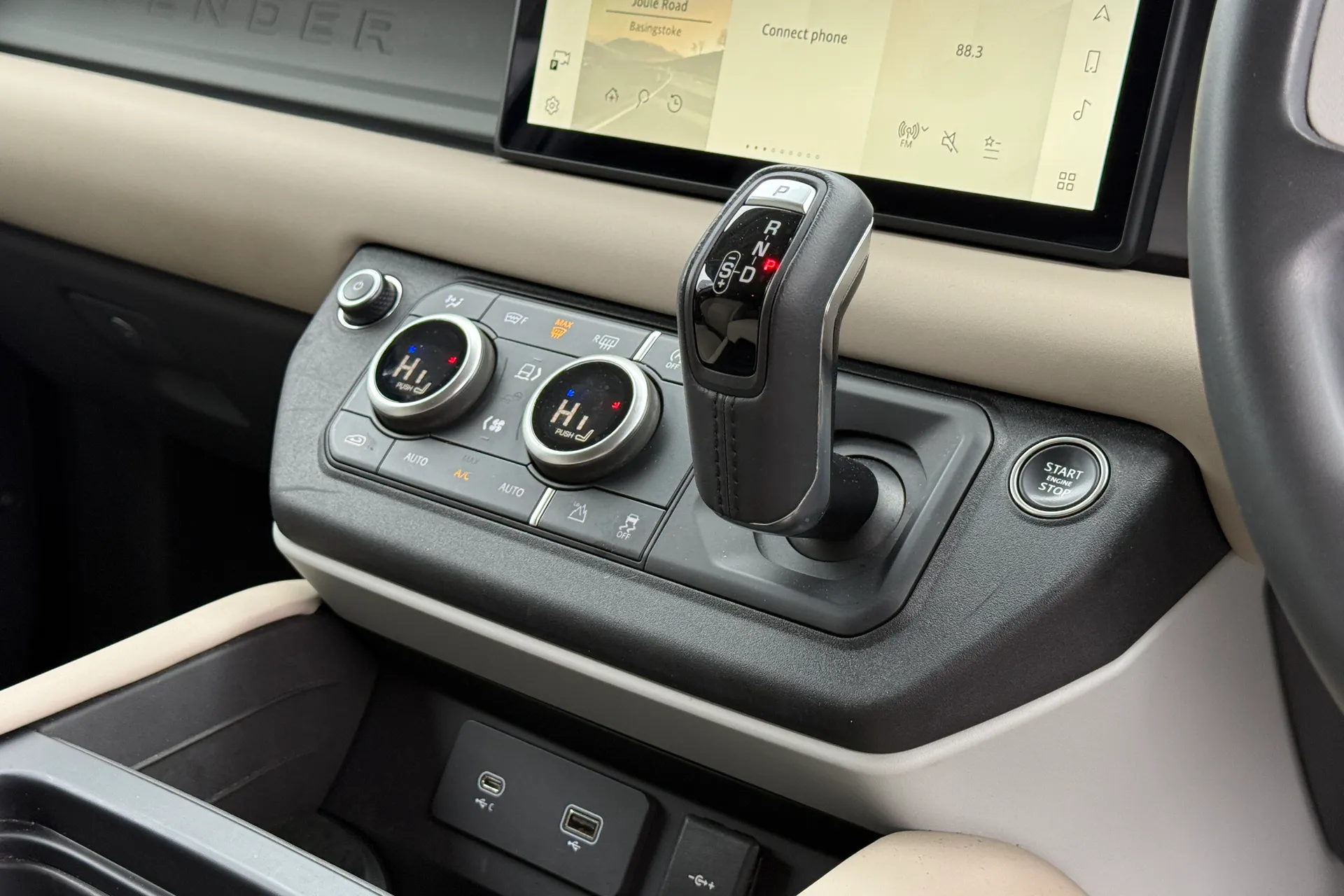 LAND ROVER DEFENDER thumbnail image number 20