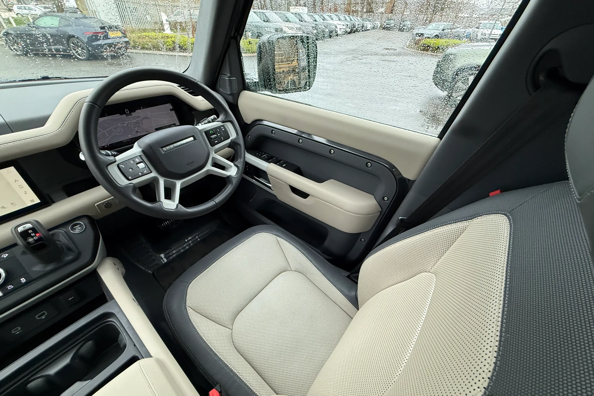 LAND ROVER DEFENDER thumbnail image number 13