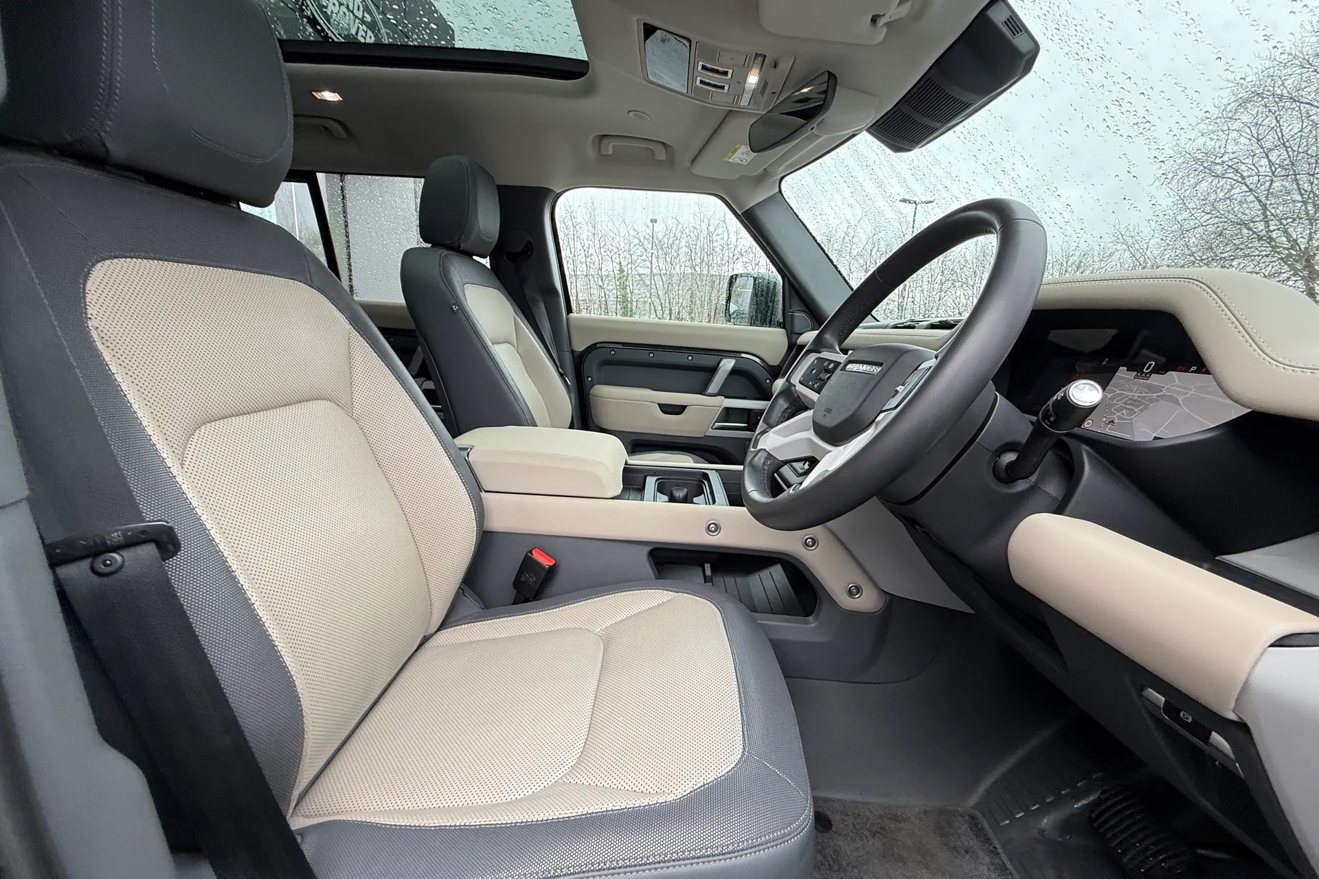 LAND ROVER DEFENDER thumbnail image number 9