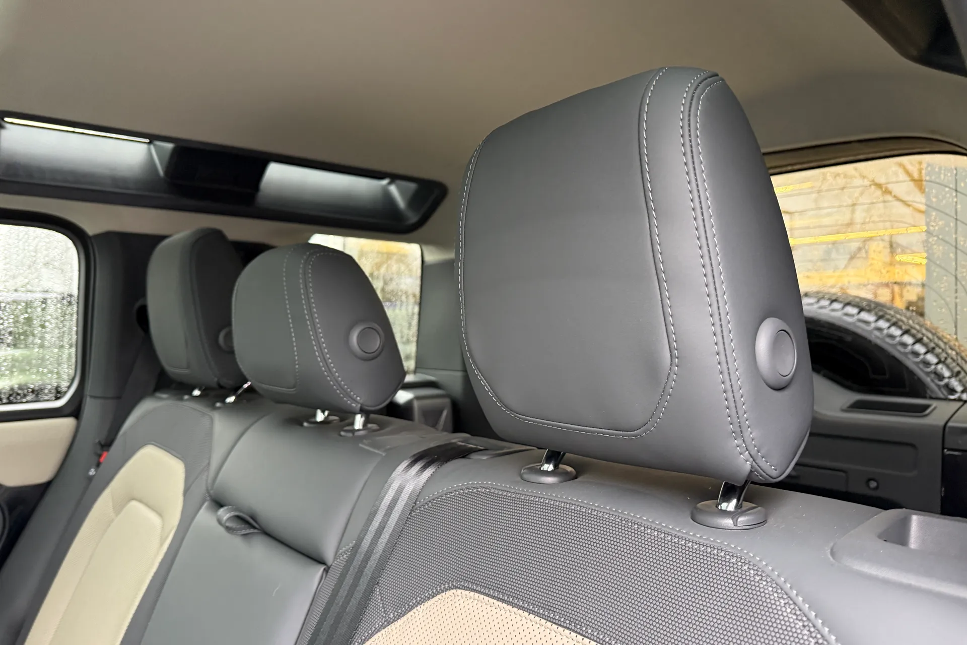 LAND ROVER DEFENDER thumbnail image number 46