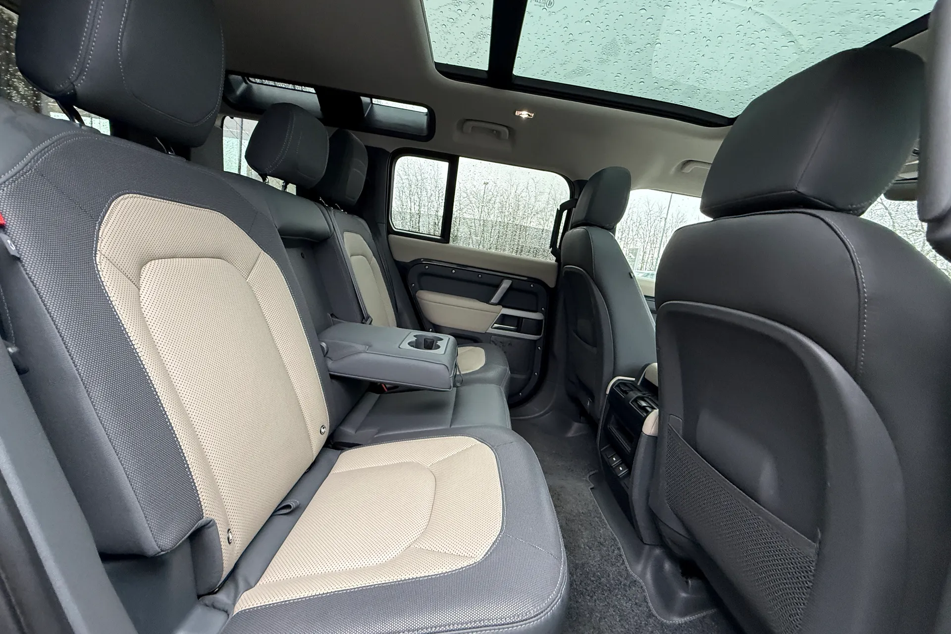 LAND ROVER DEFENDER thumbnail image number 37