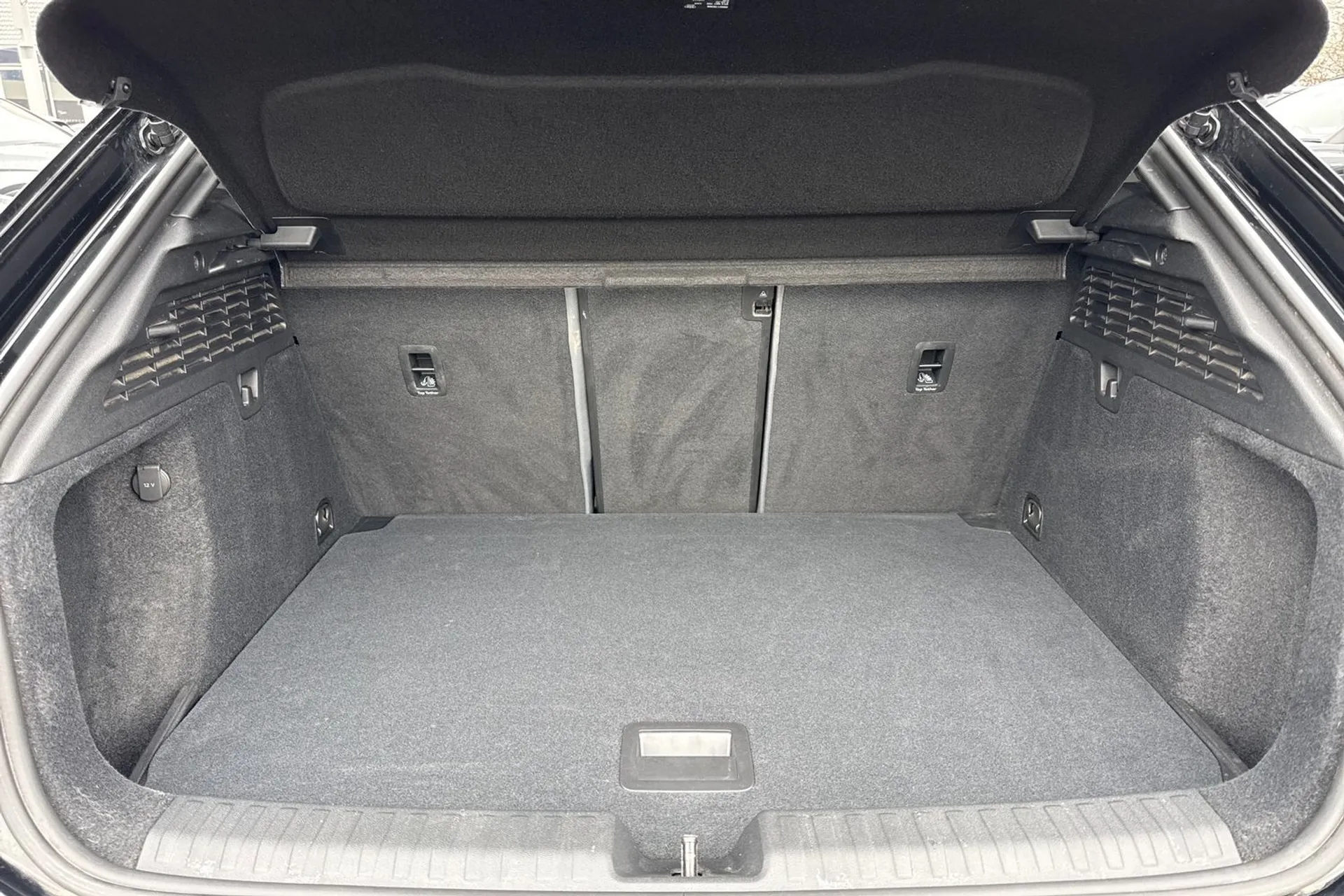 Audi A3 thumbnail image number 37