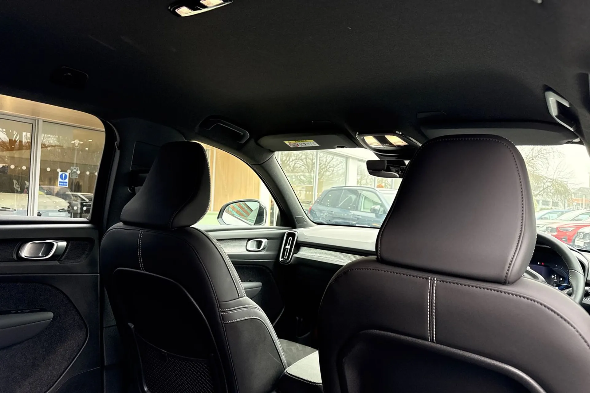 Volvo XC40 thumbnail image number 23