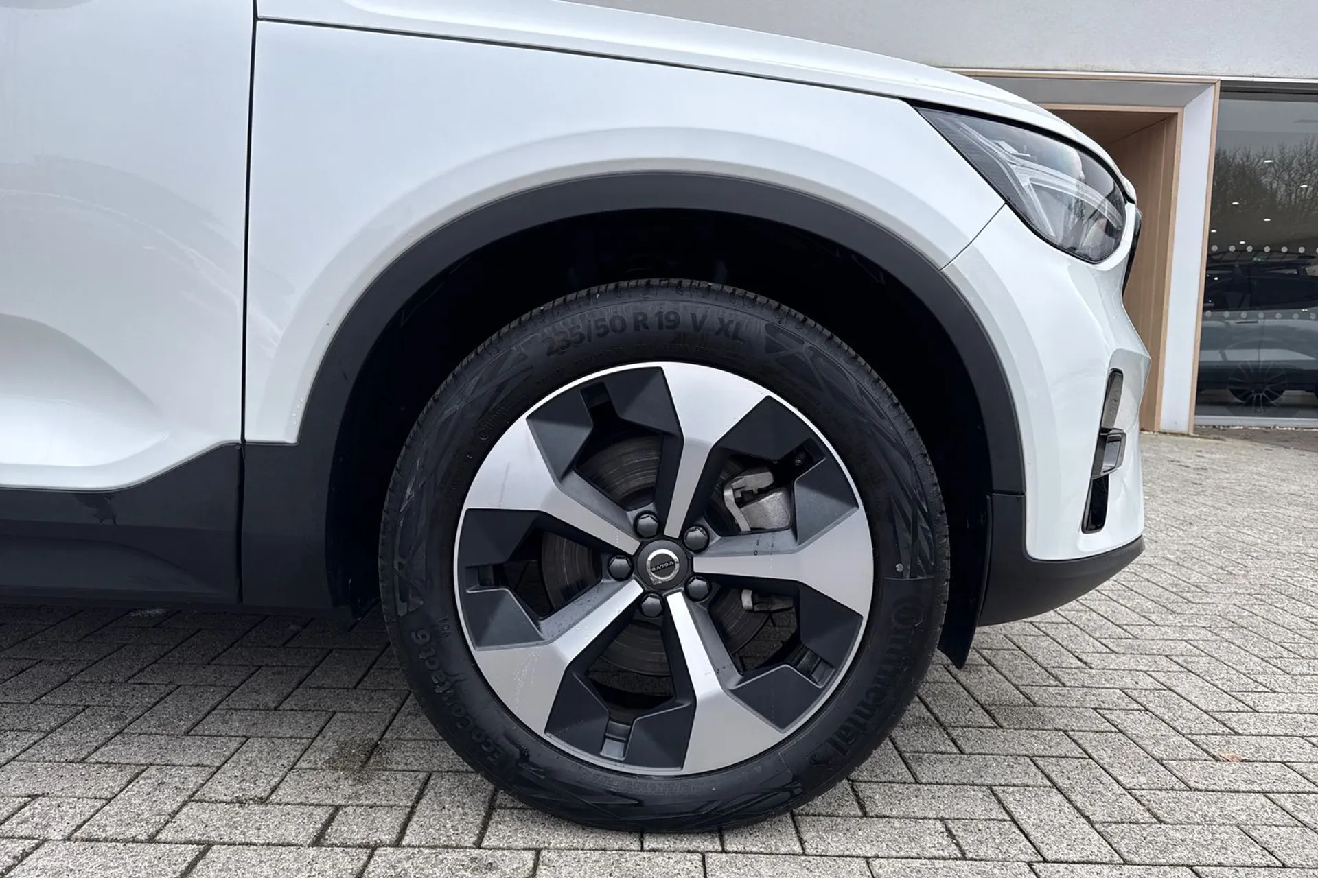 Volvo XC40 thumbnail image number 13