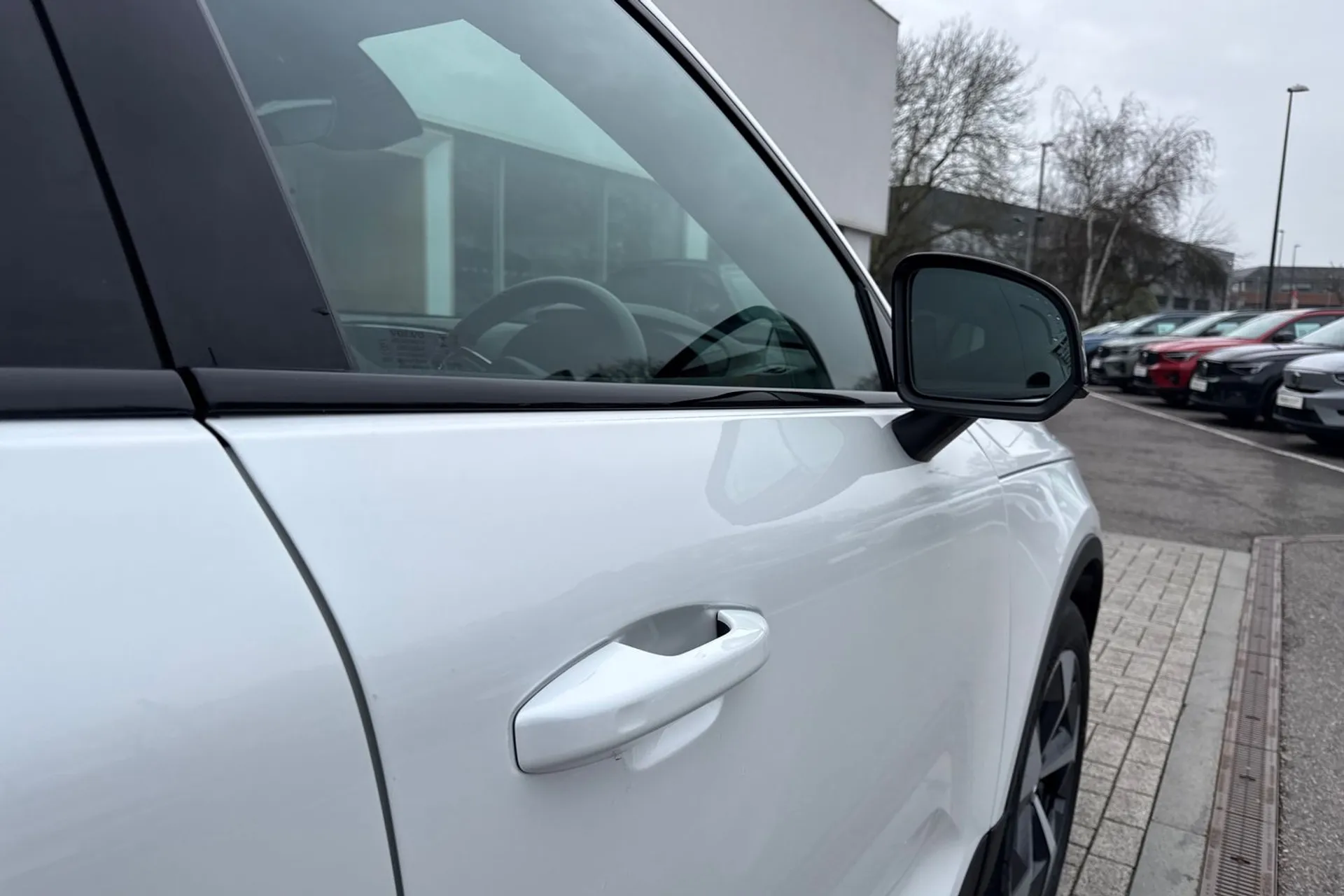 Volvo XC40 thumbnail image number 16