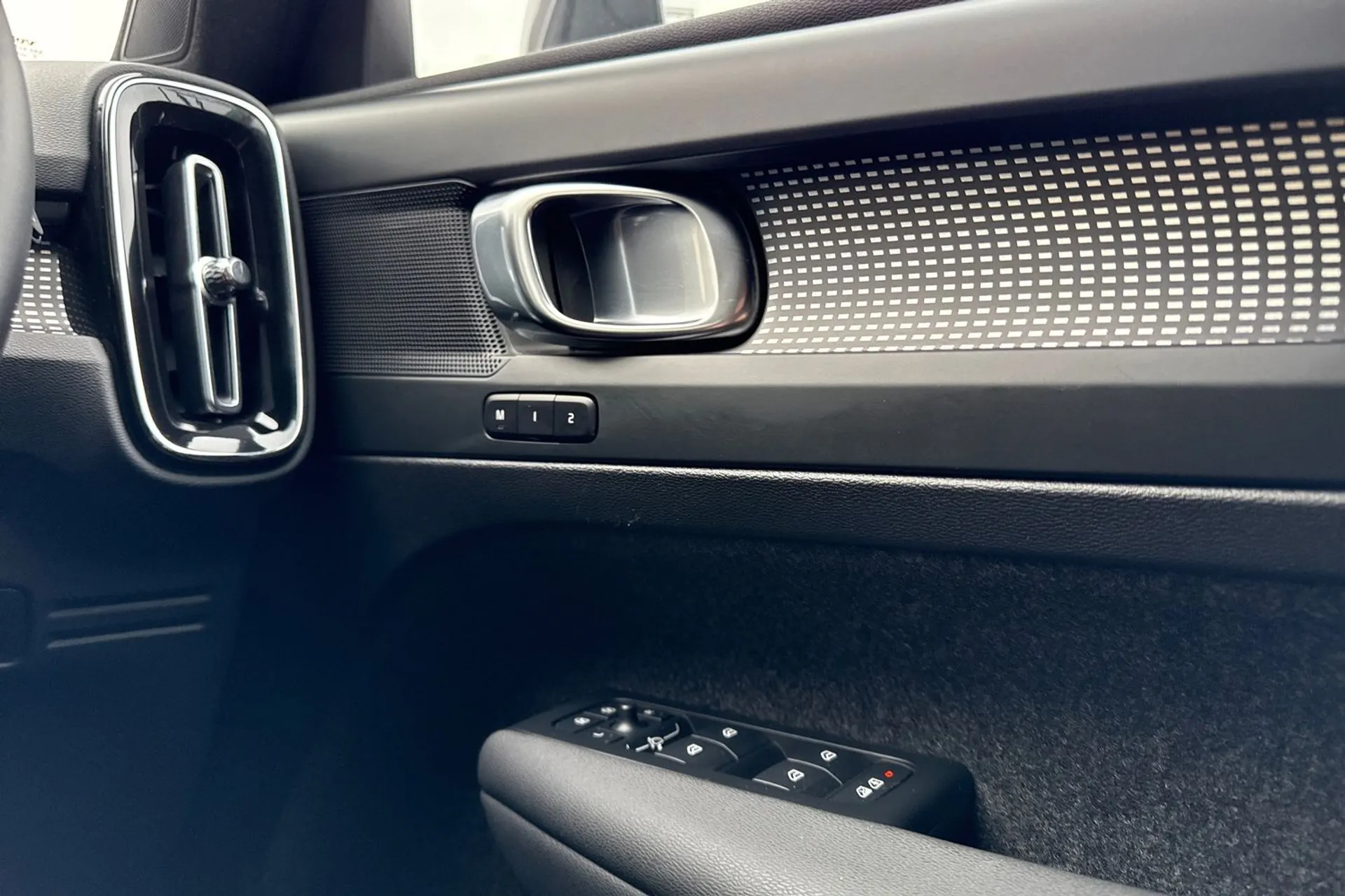 Volvo XC40 thumbnail image number 41