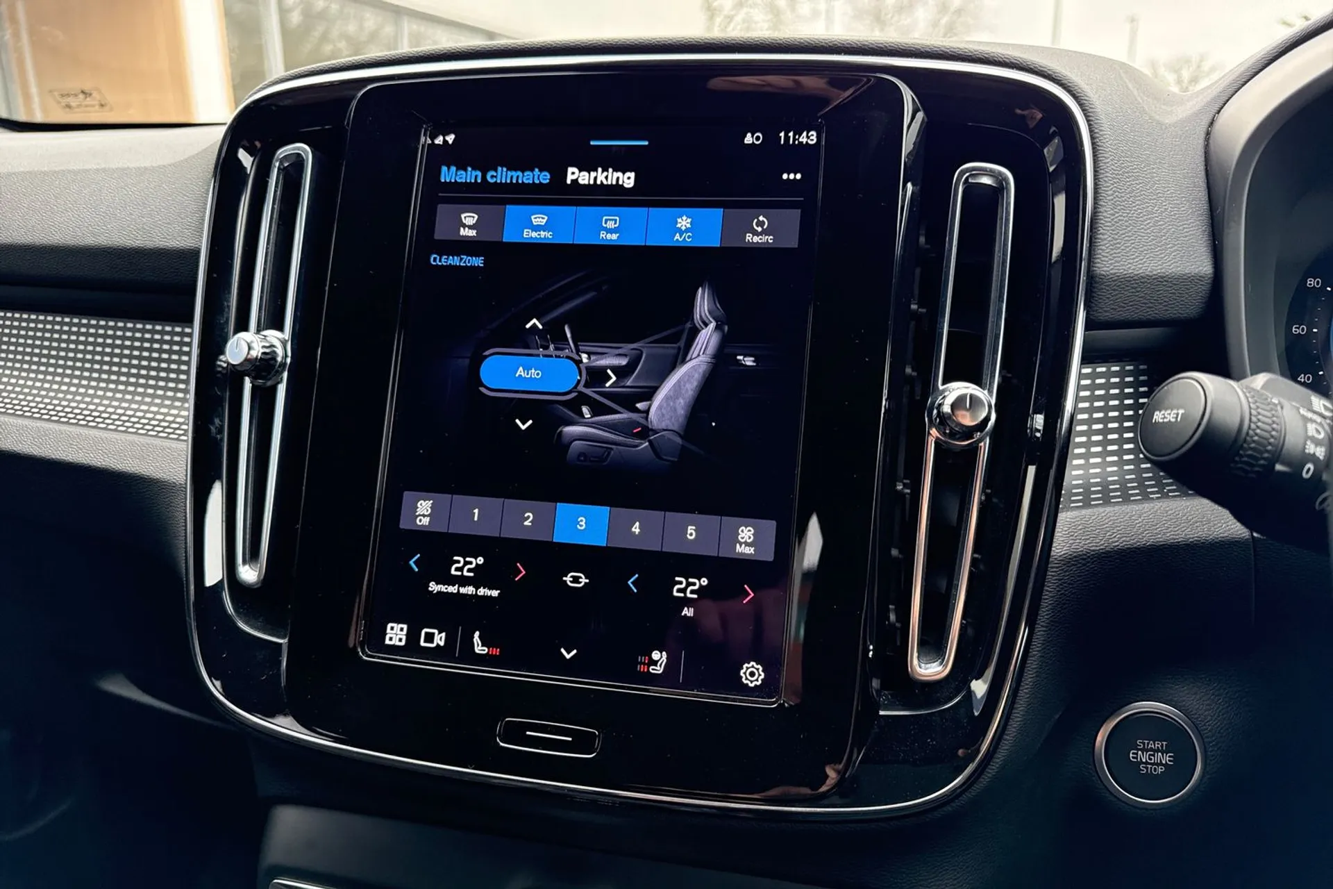 Volvo XC40 thumbnail image number 38