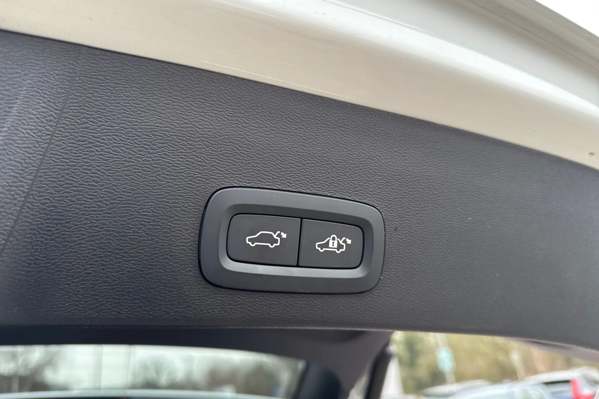 Volvo XC40 thumbnail image number 20