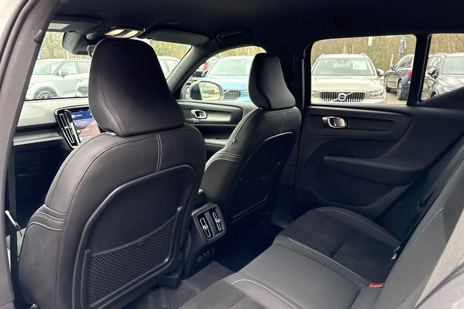 Volvo XC40 thumbnail image number 30