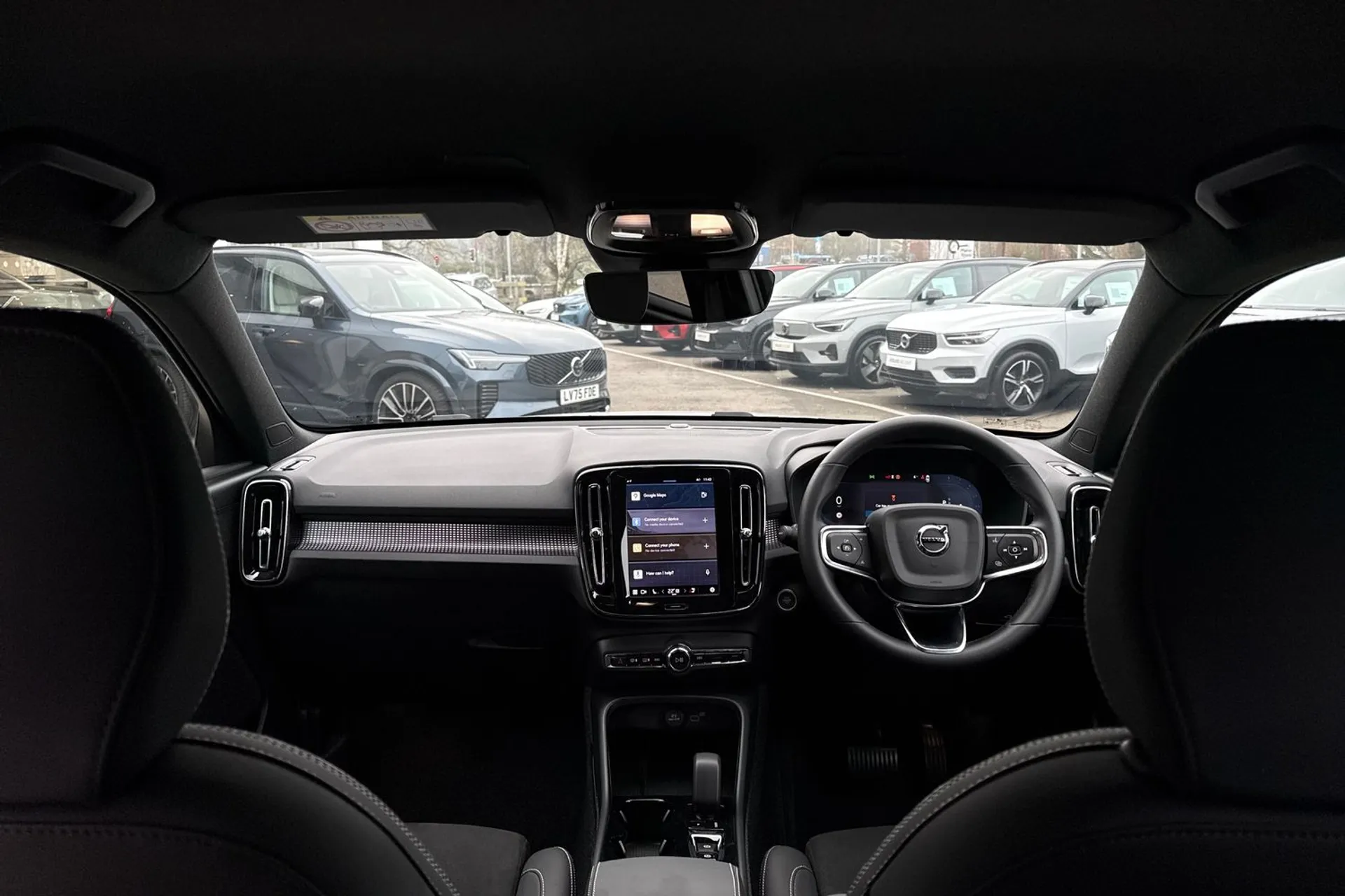 Volvo XC40 thumbnail image number 3