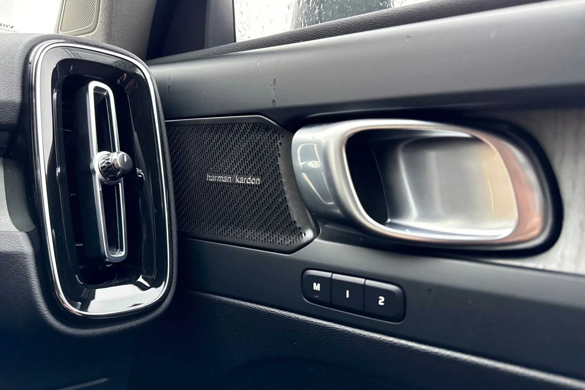 Volvo XC40 thumbnail image number 43