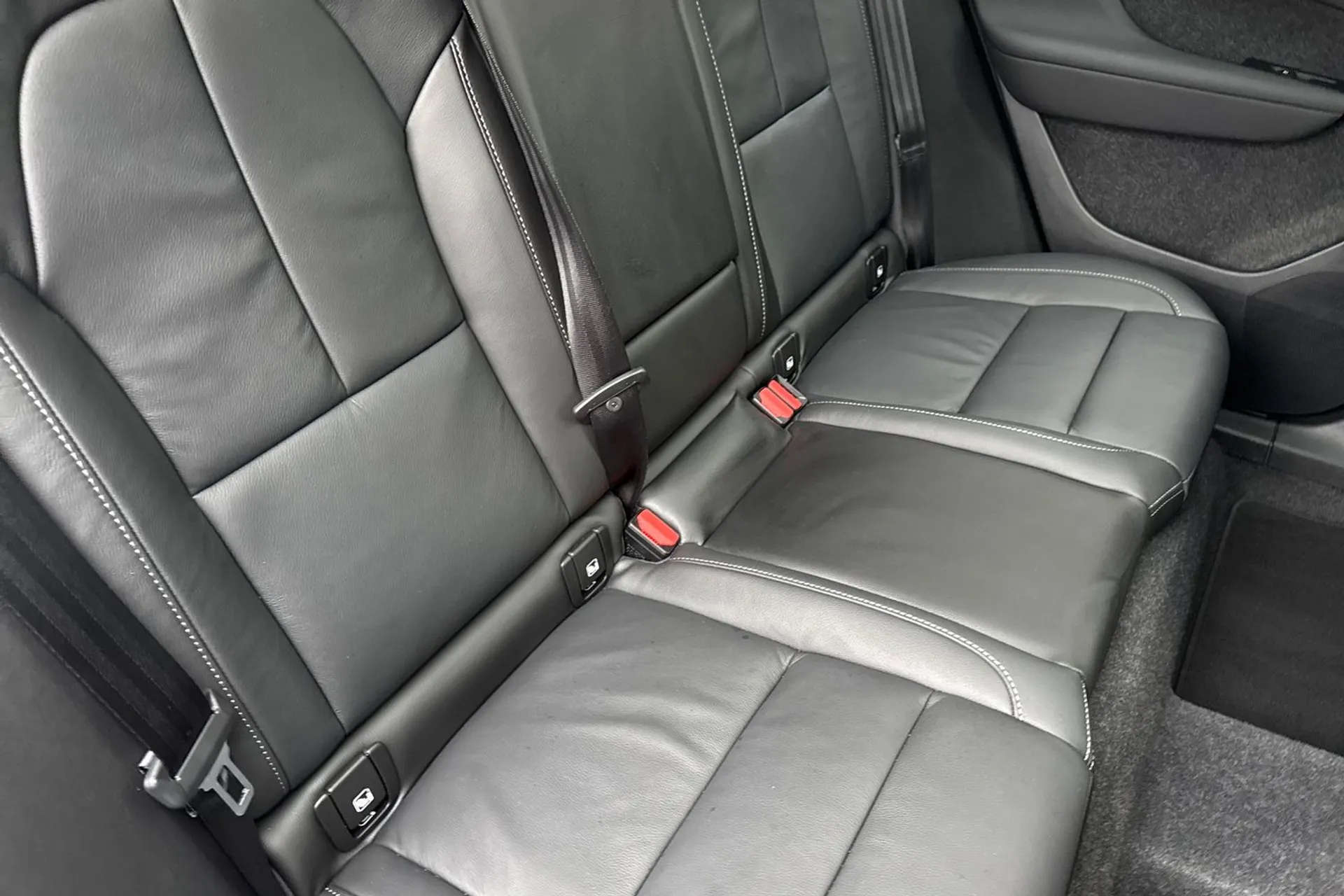 Volvo XC40 thumbnail image number 25