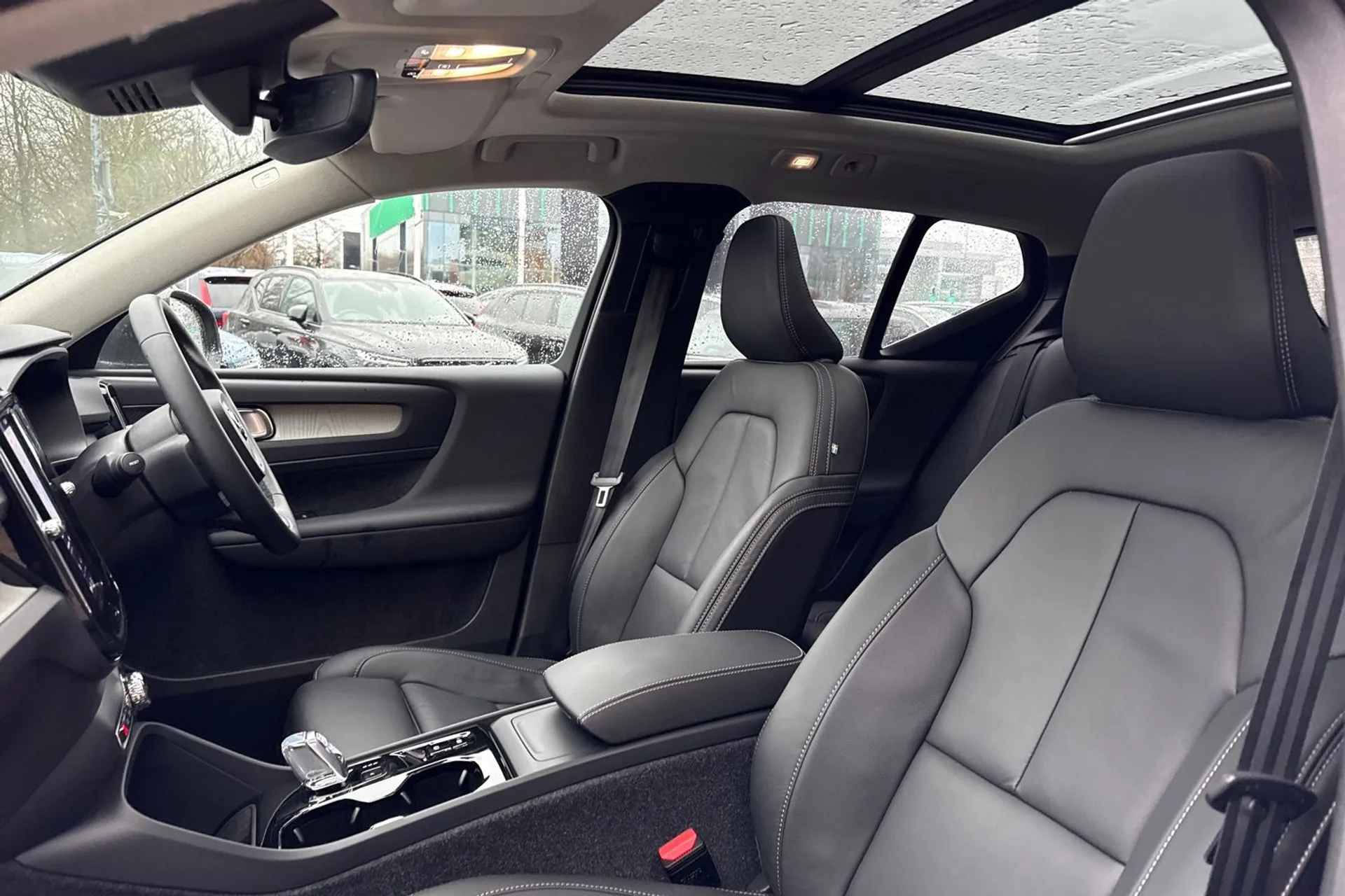 Volvo XC40 thumbnail image number 28