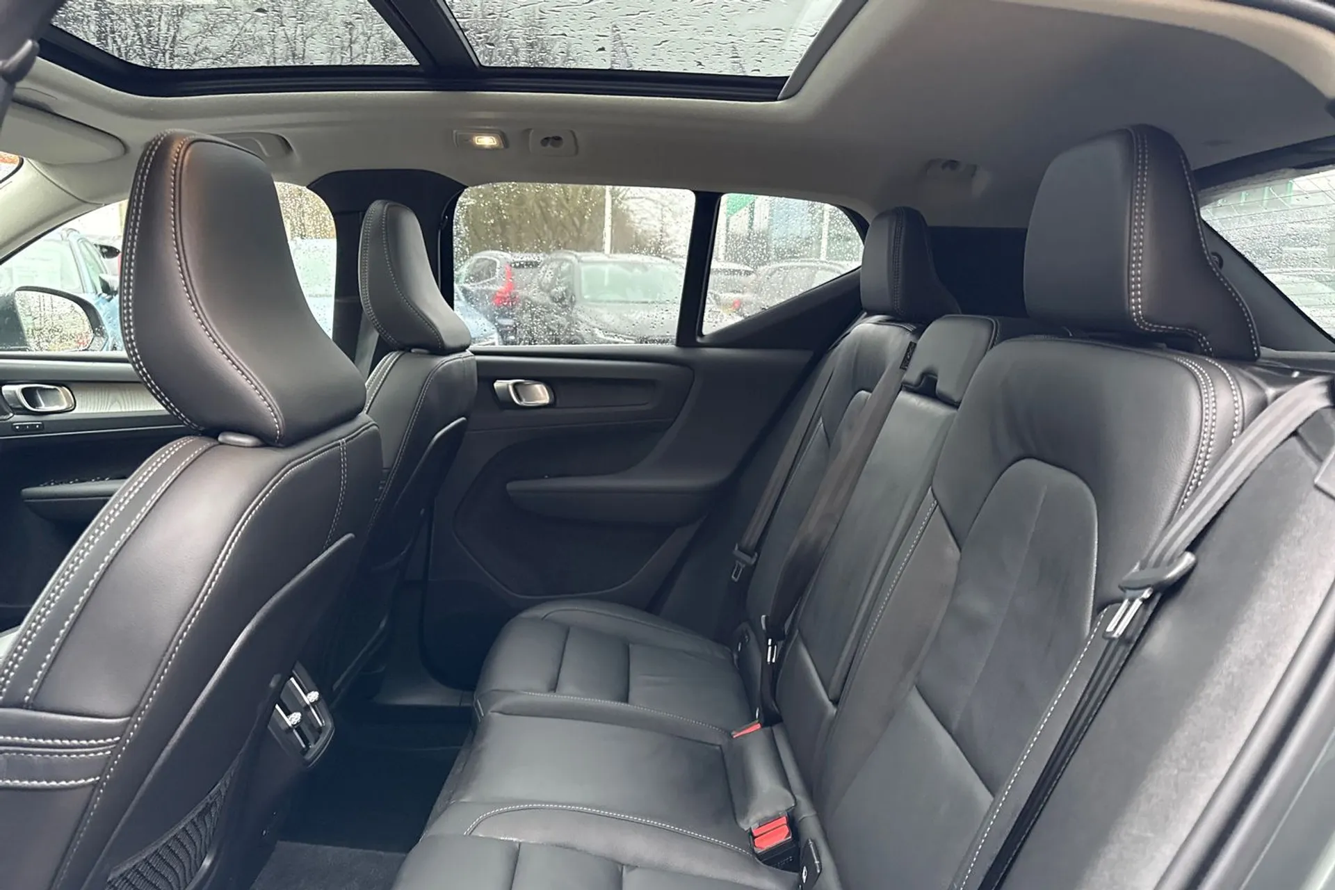 Volvo XC40 thumbnail image number 30