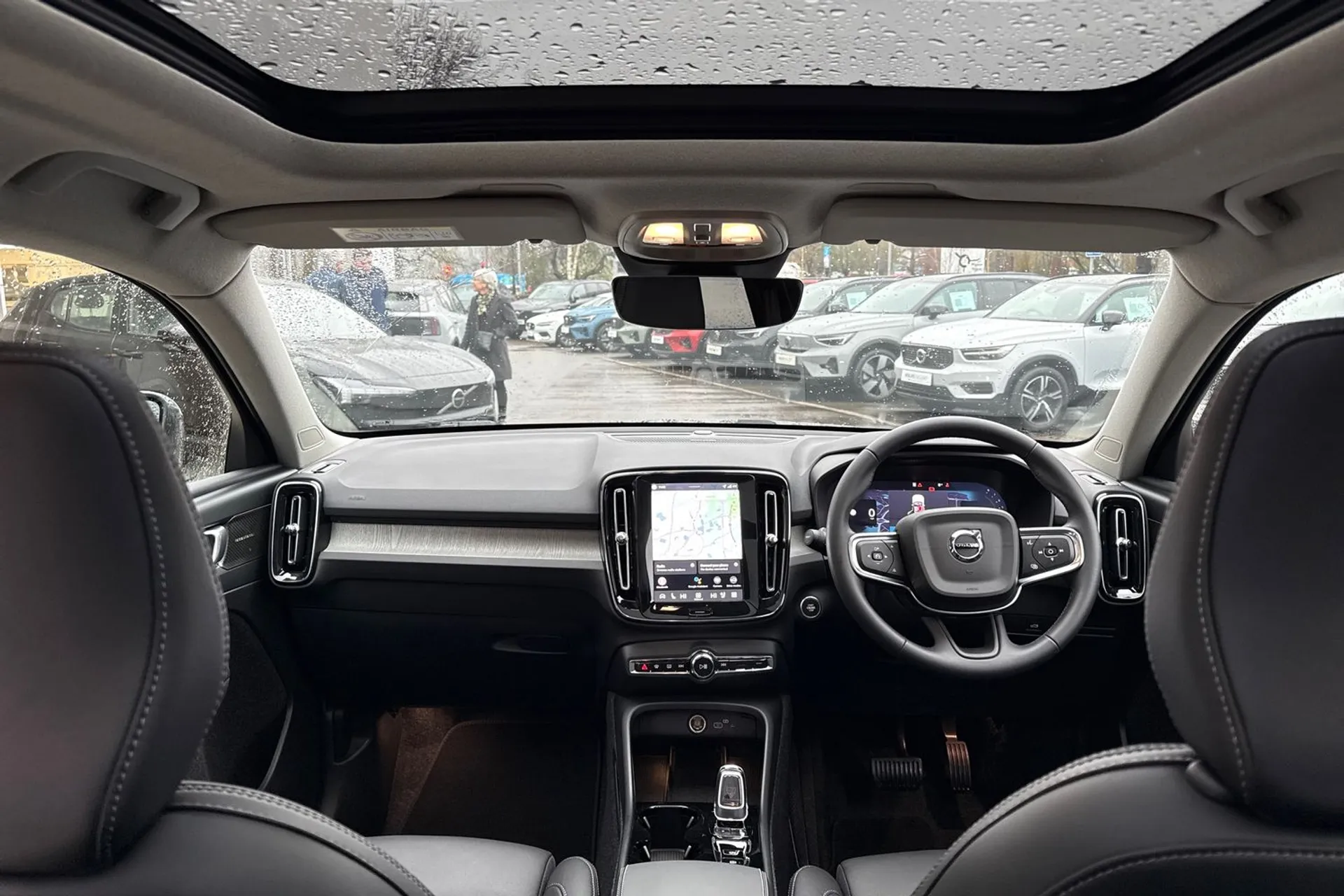 Volvo XC40 thumbnail image number 3