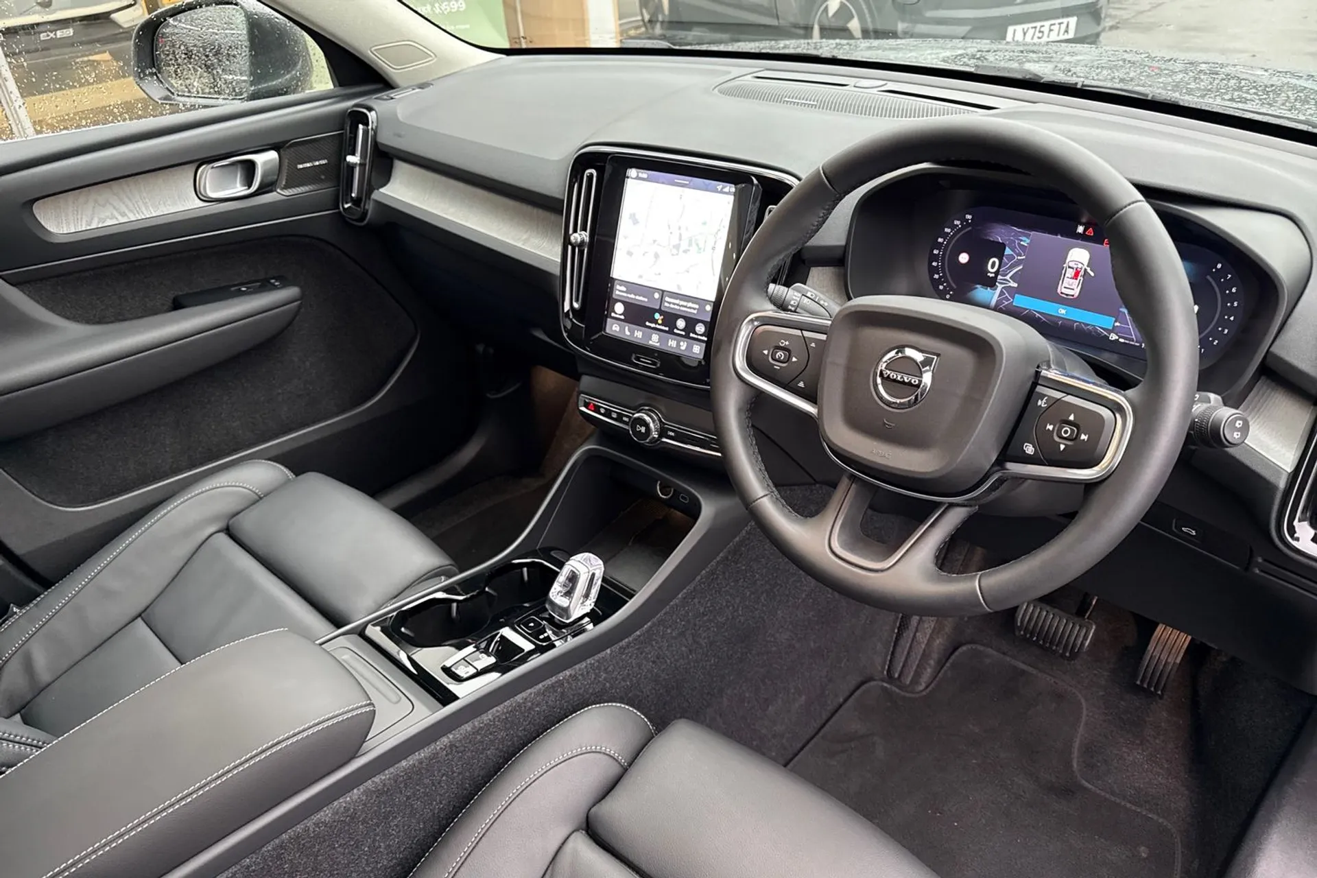 Volvo XC40 thumbnail image number 6