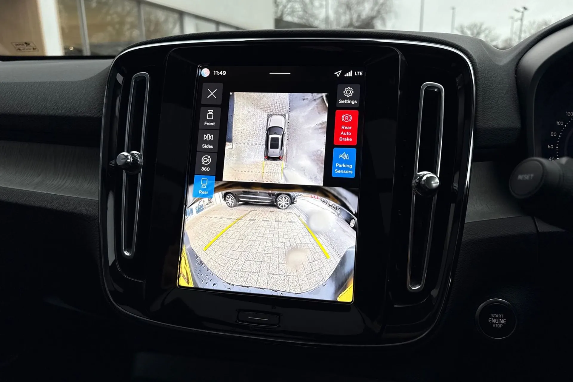 Volvo XC40 thumbnail image number 38