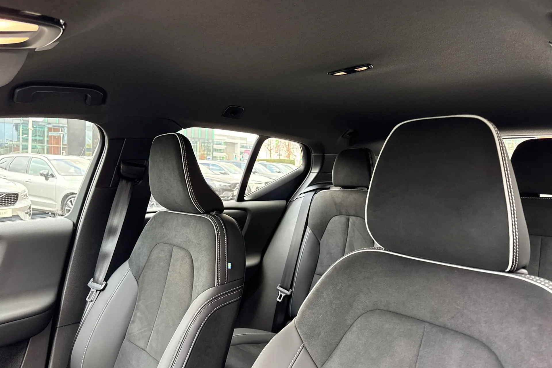 Volvo XC40 thumbnail image number 29