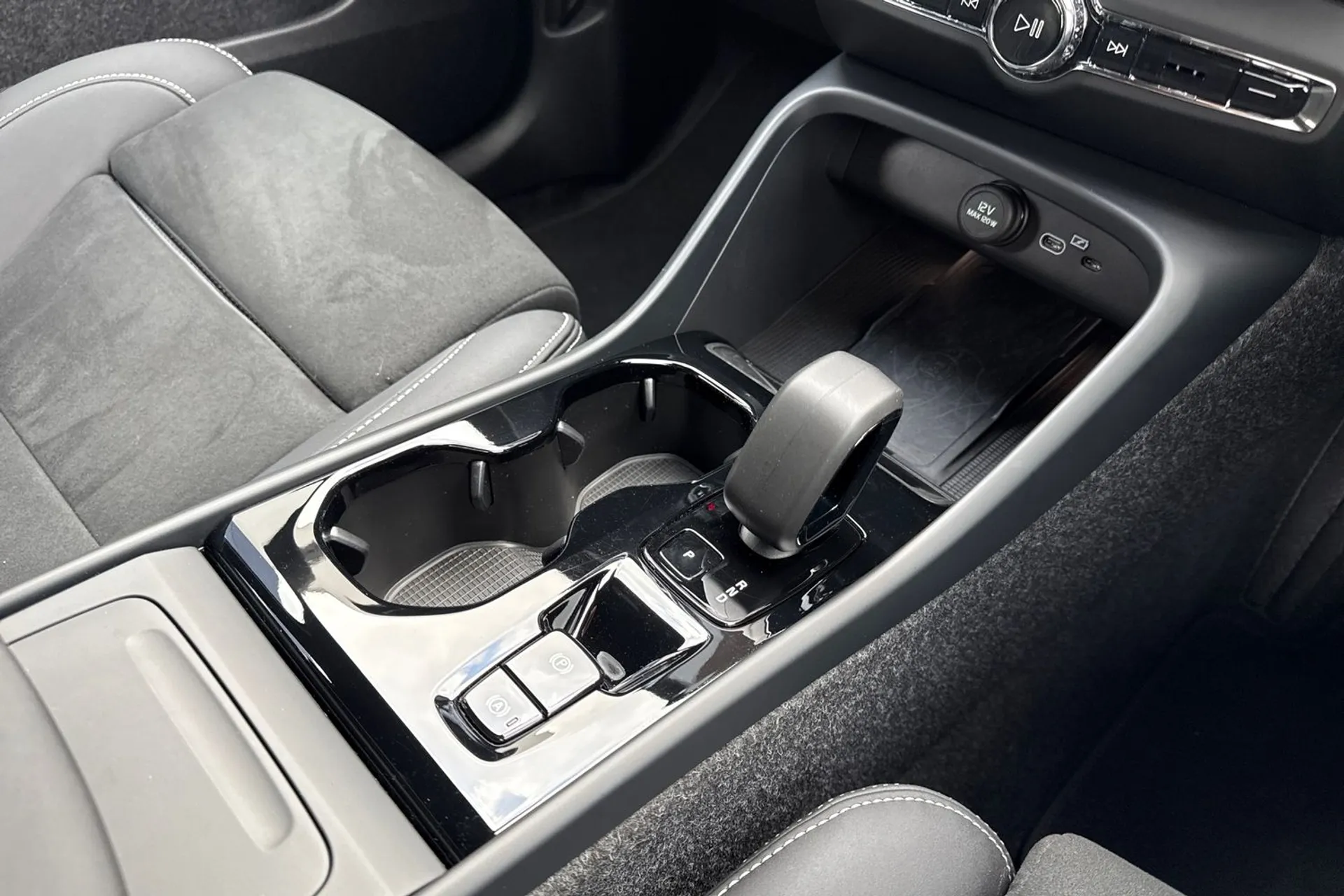 Volvo XC40 thumbnail image number 41