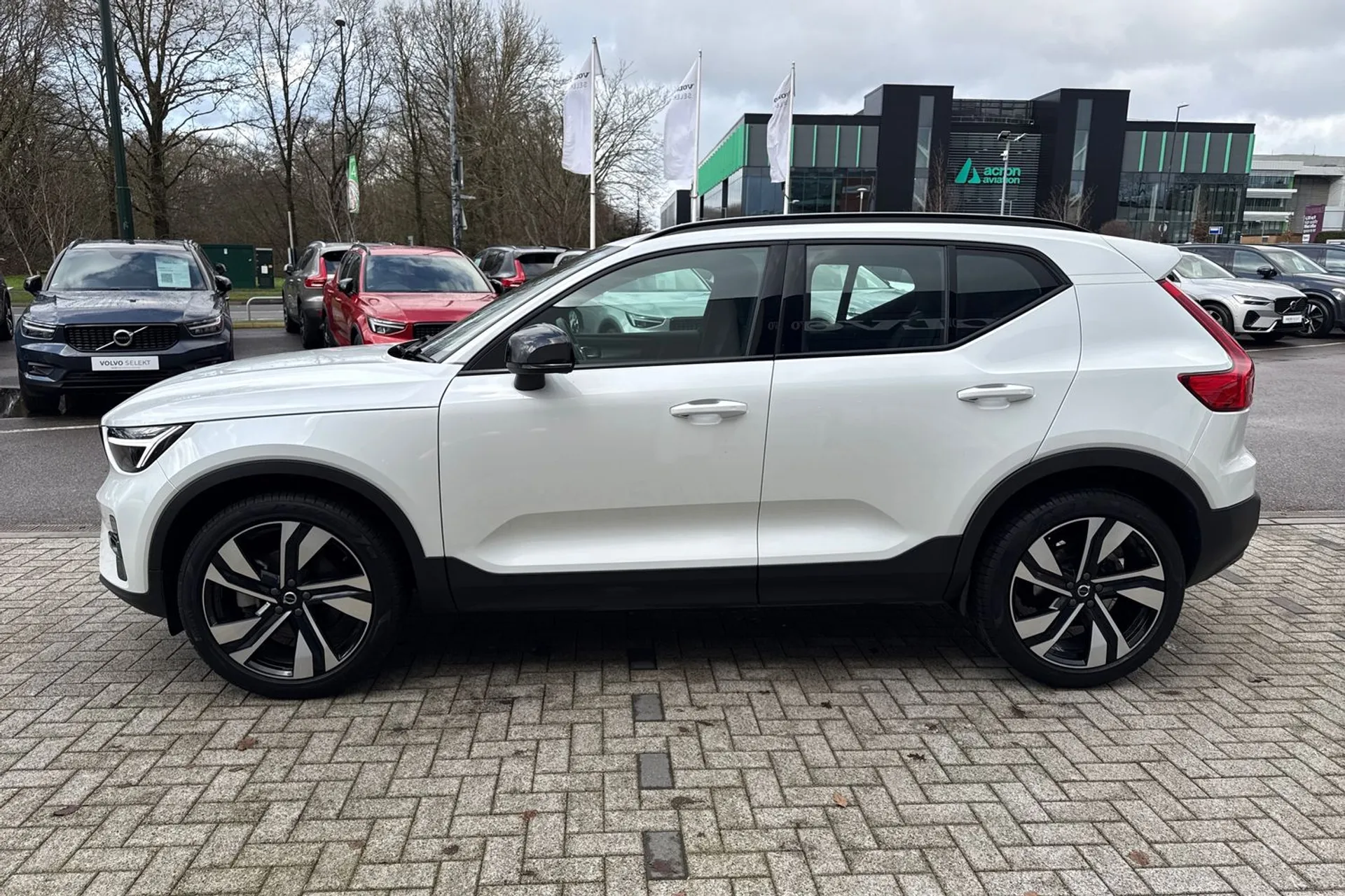 Volvo XC40 thumbnail image number 11