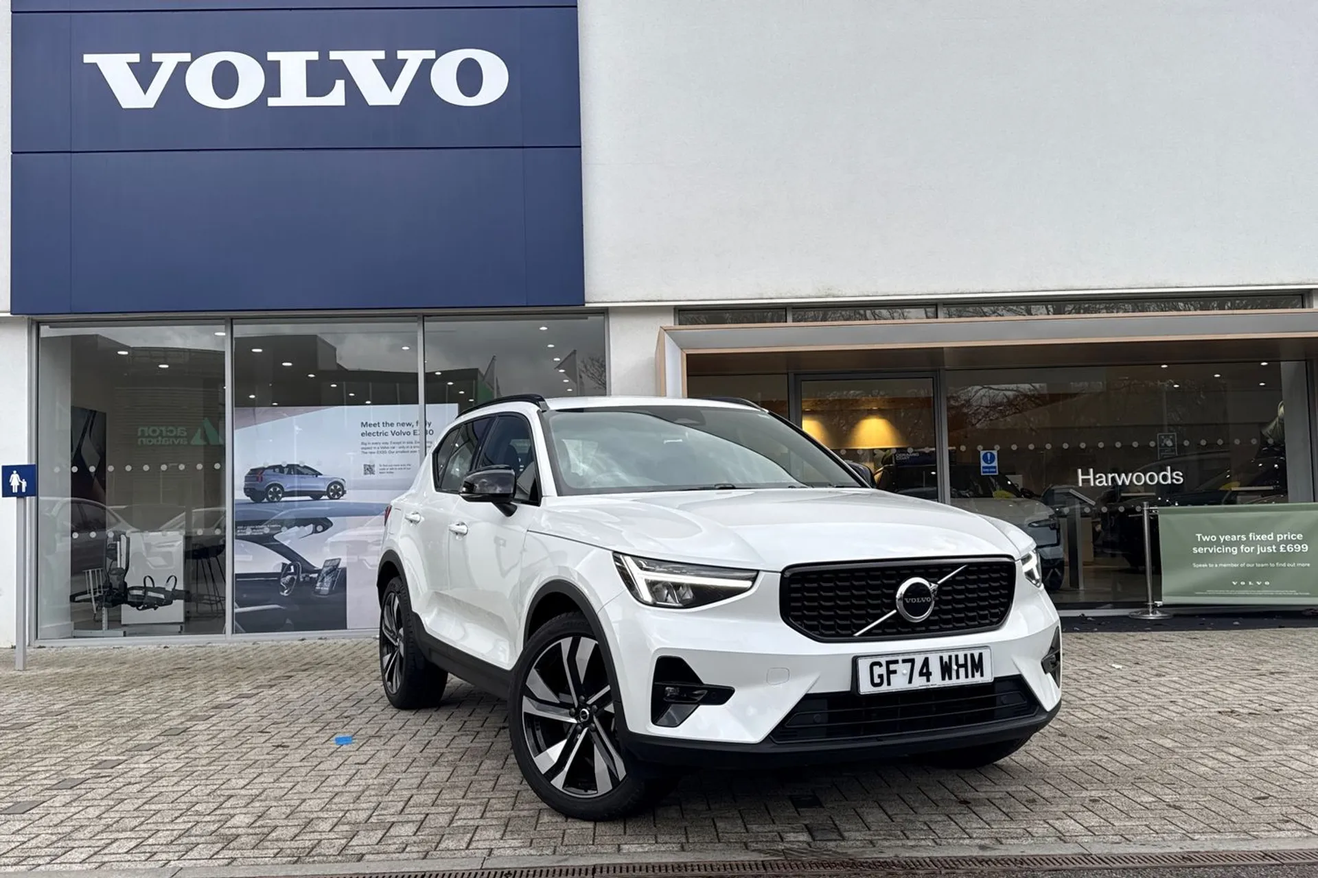 Volvo XC40 focused image