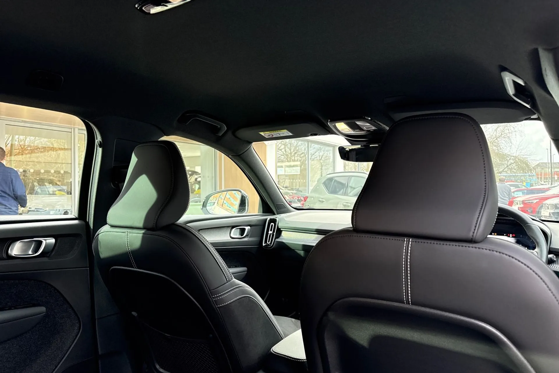 Volvo XC40 thumbnail image number 24