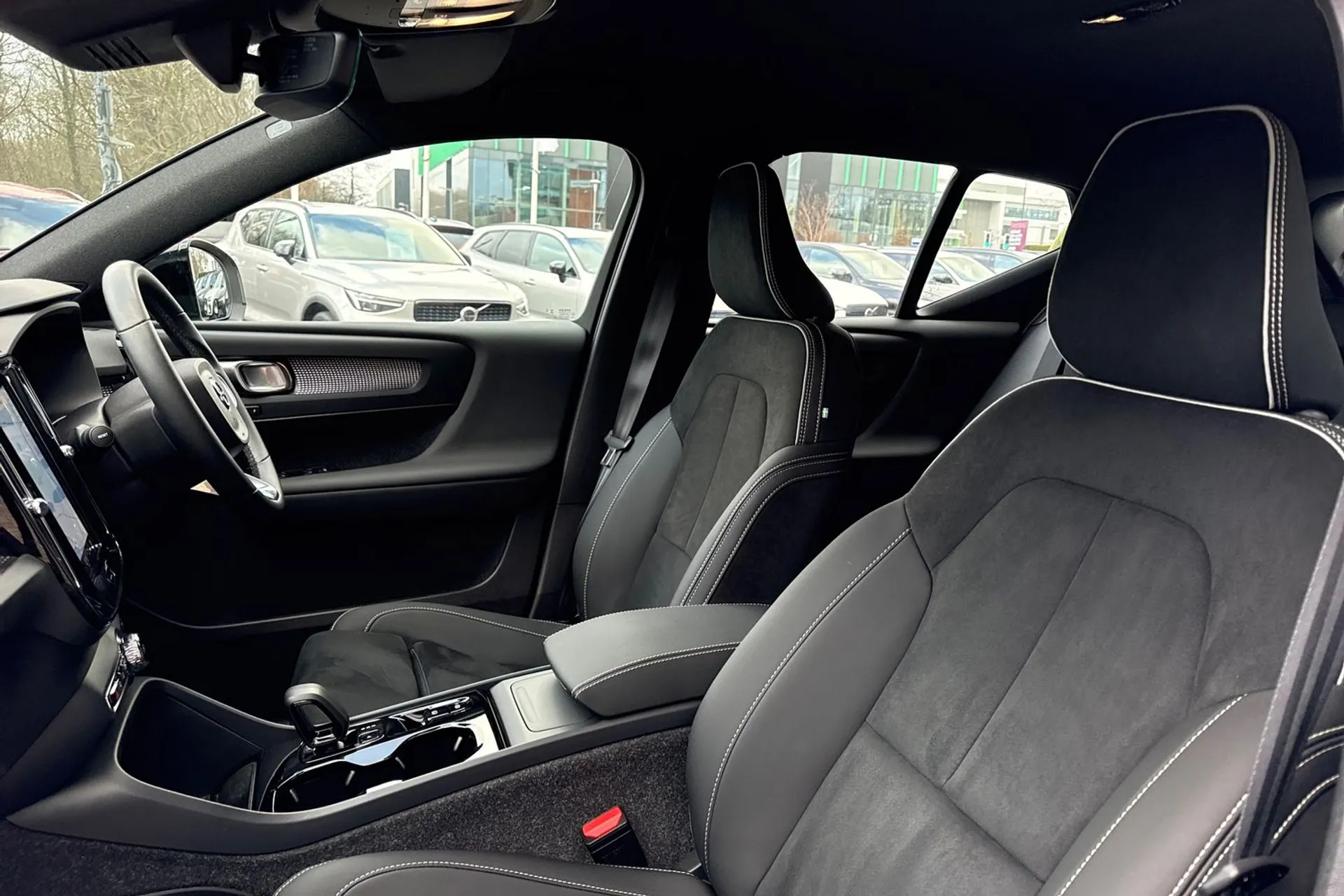 Volvo XC40 thumbnail image number 28