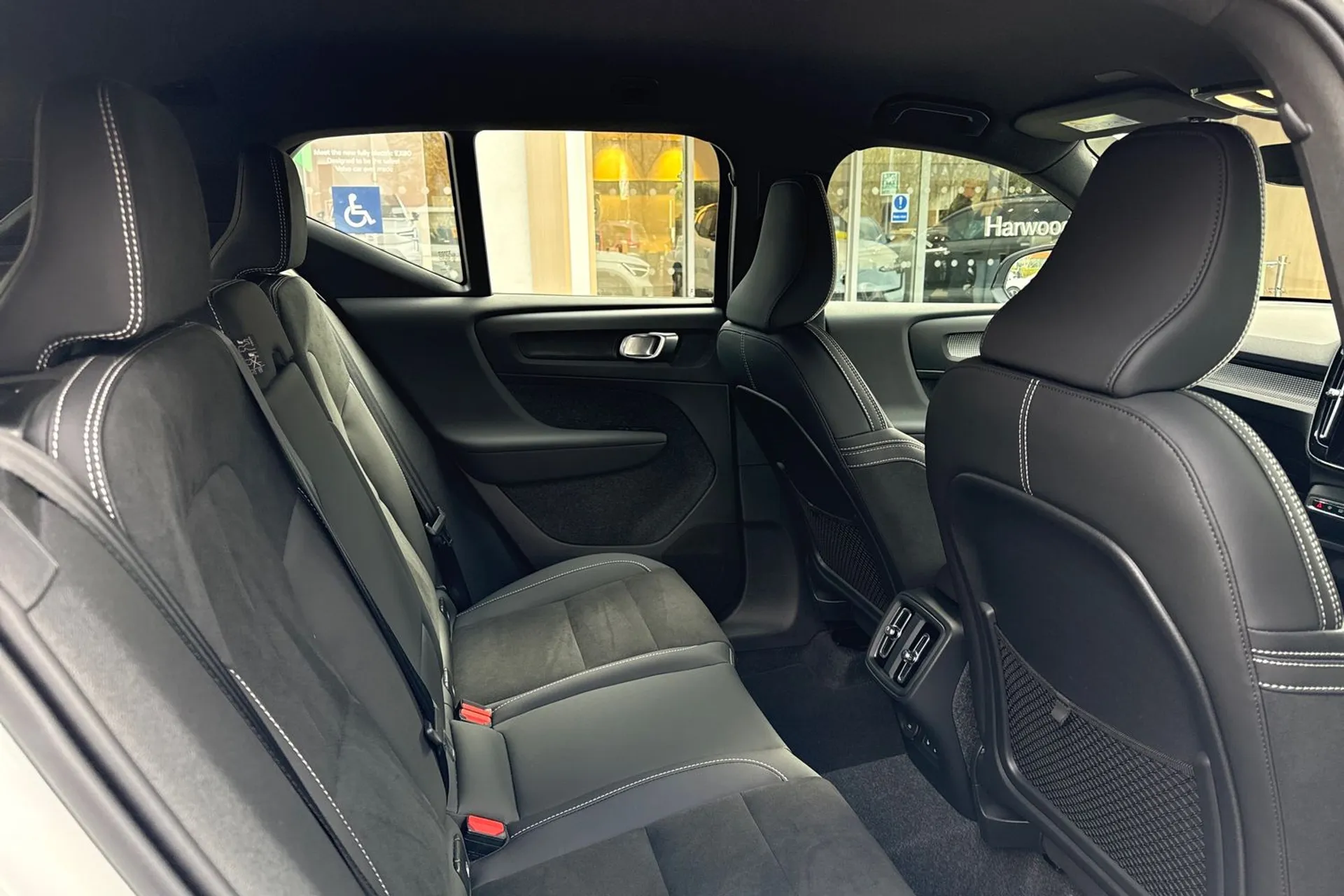 Volvo XC40 thumbnail image number 23