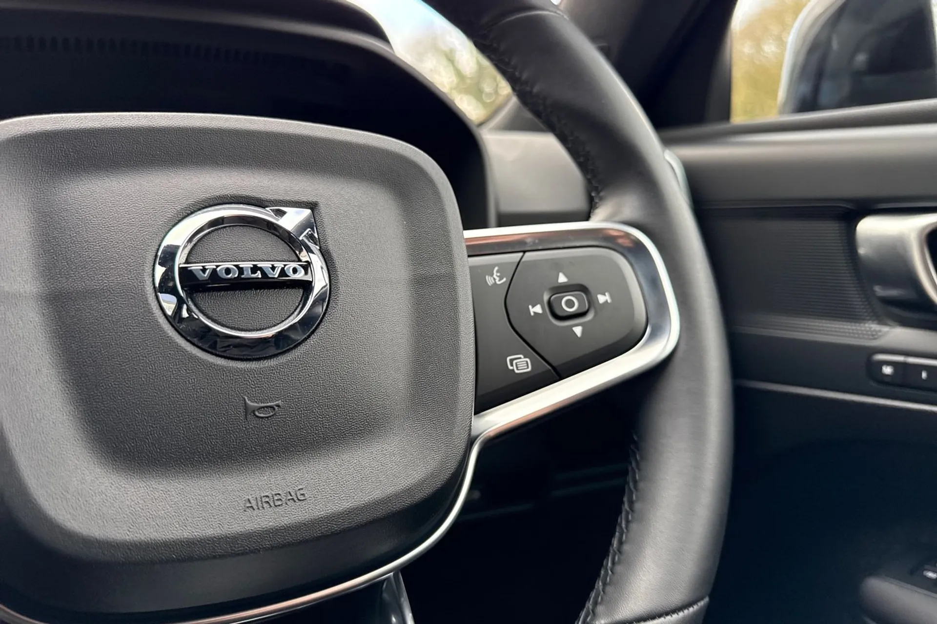 Volvo XC40 thumbnail image number 37