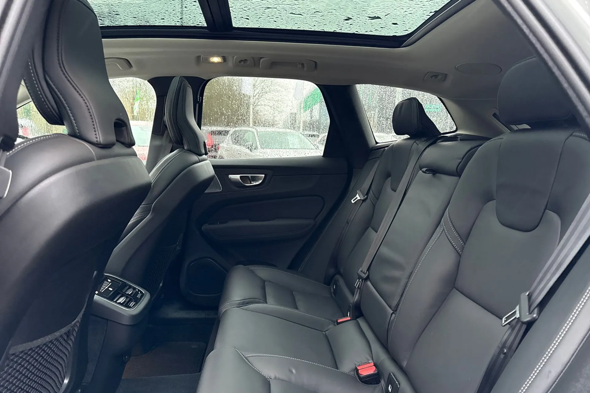 Volvo XC60 thumbnail image number 30