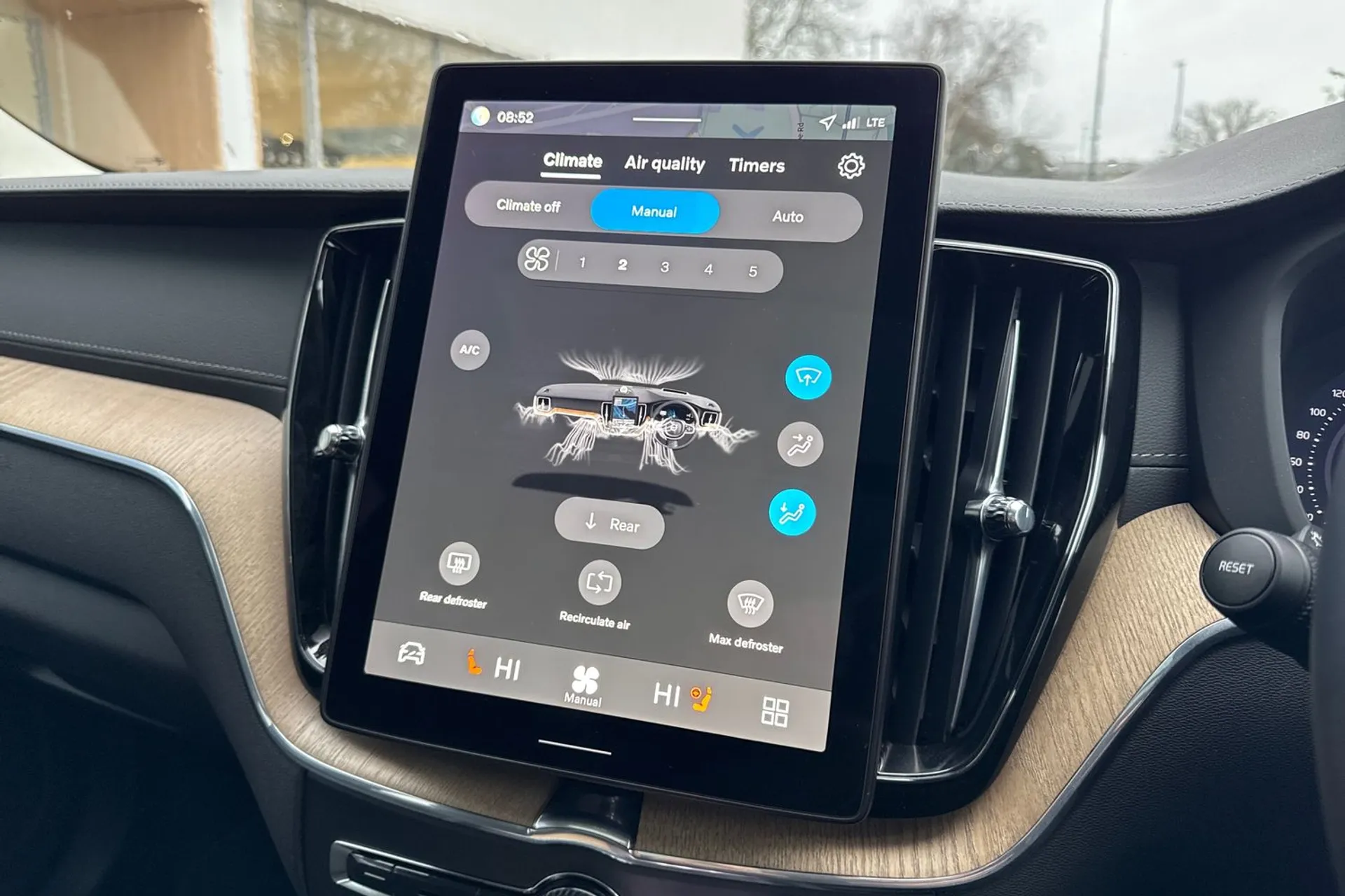 Volvo XC60 thumbnail image number 38