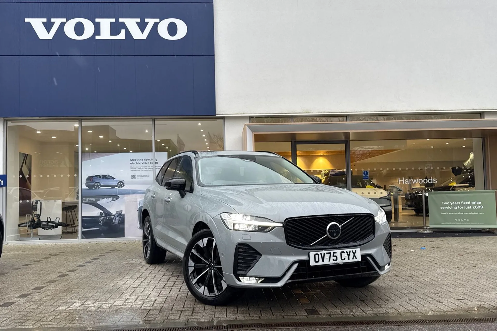 Volvo XC60 focused image