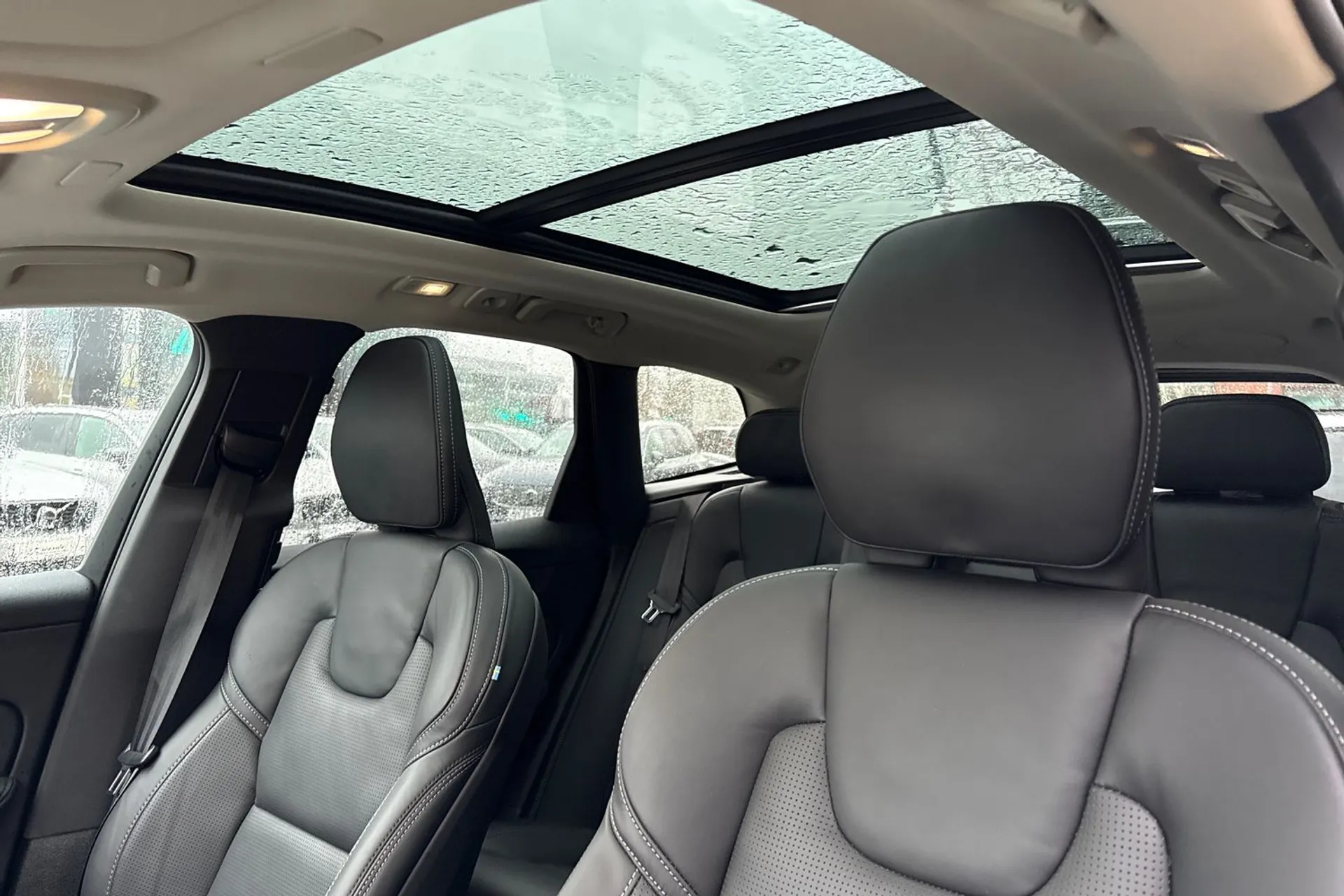 Volvo XC60 thumbnail image number 29