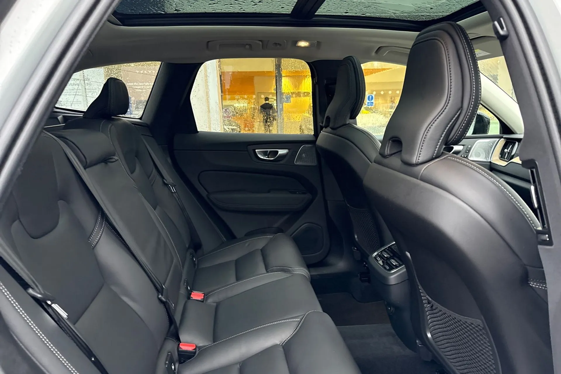 Volvo XC60 thumbnail image number 23