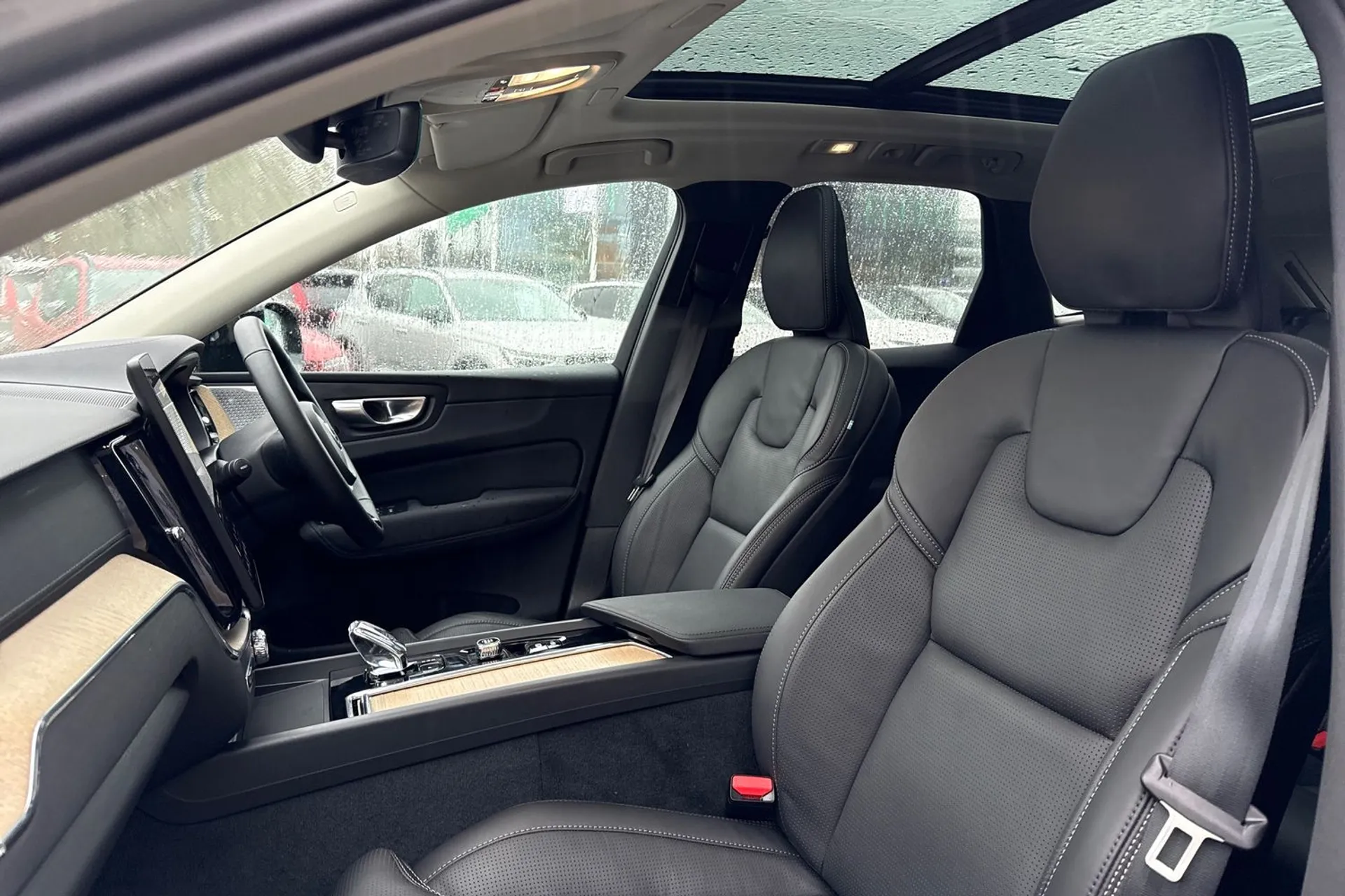 Volvo XC60 thumbnail image number 28