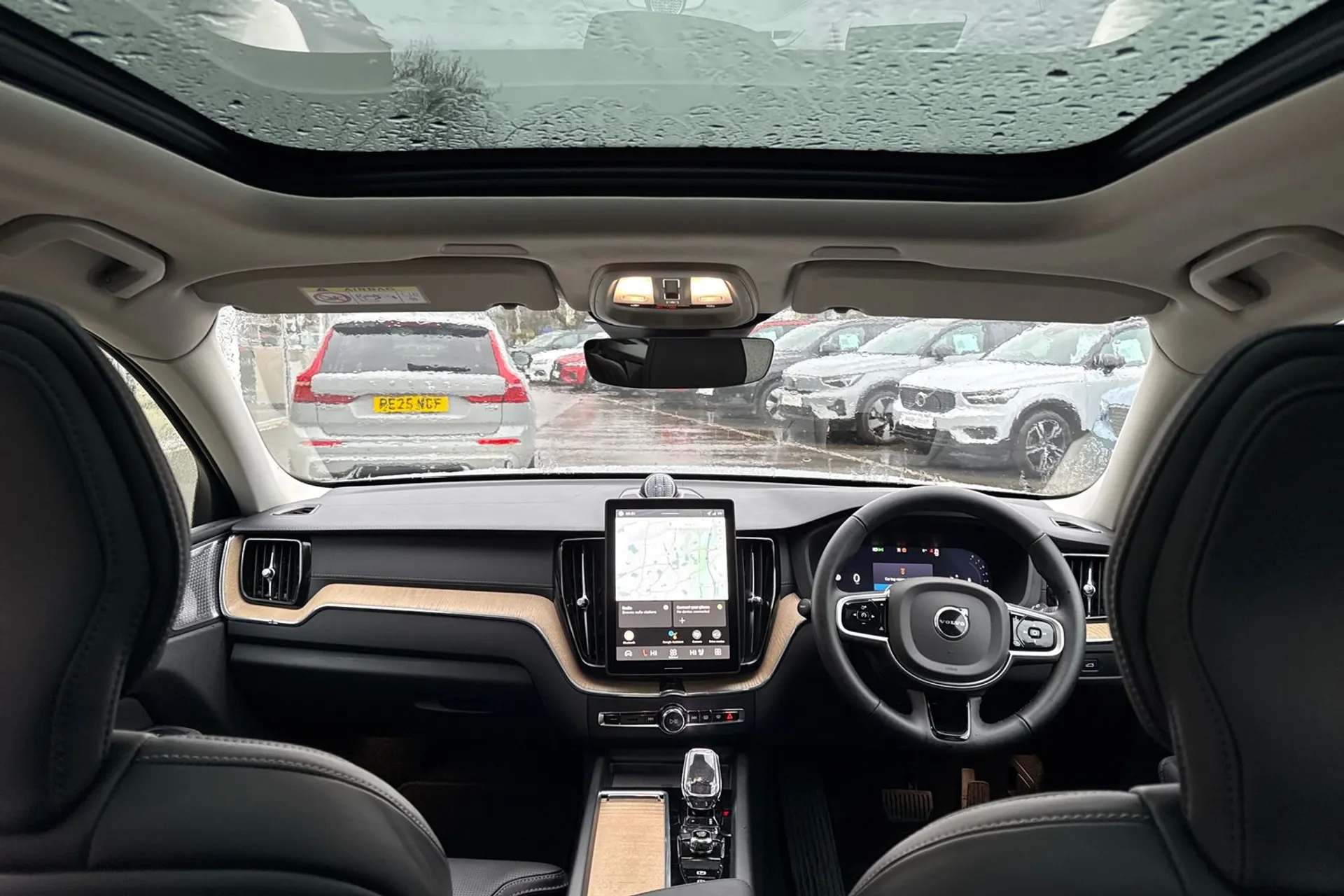 Volvo XC60 thumbnail image number 3