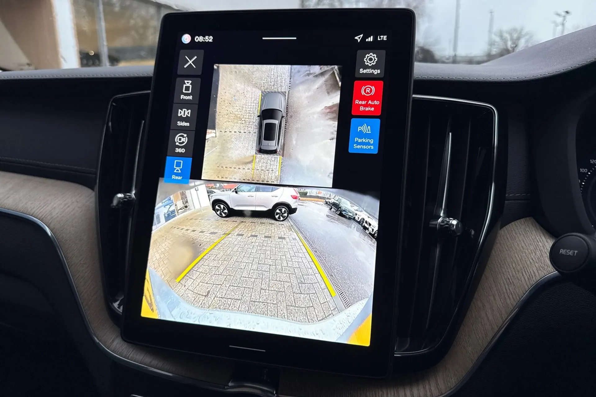 Volvo XC60 thumbnail image number 4