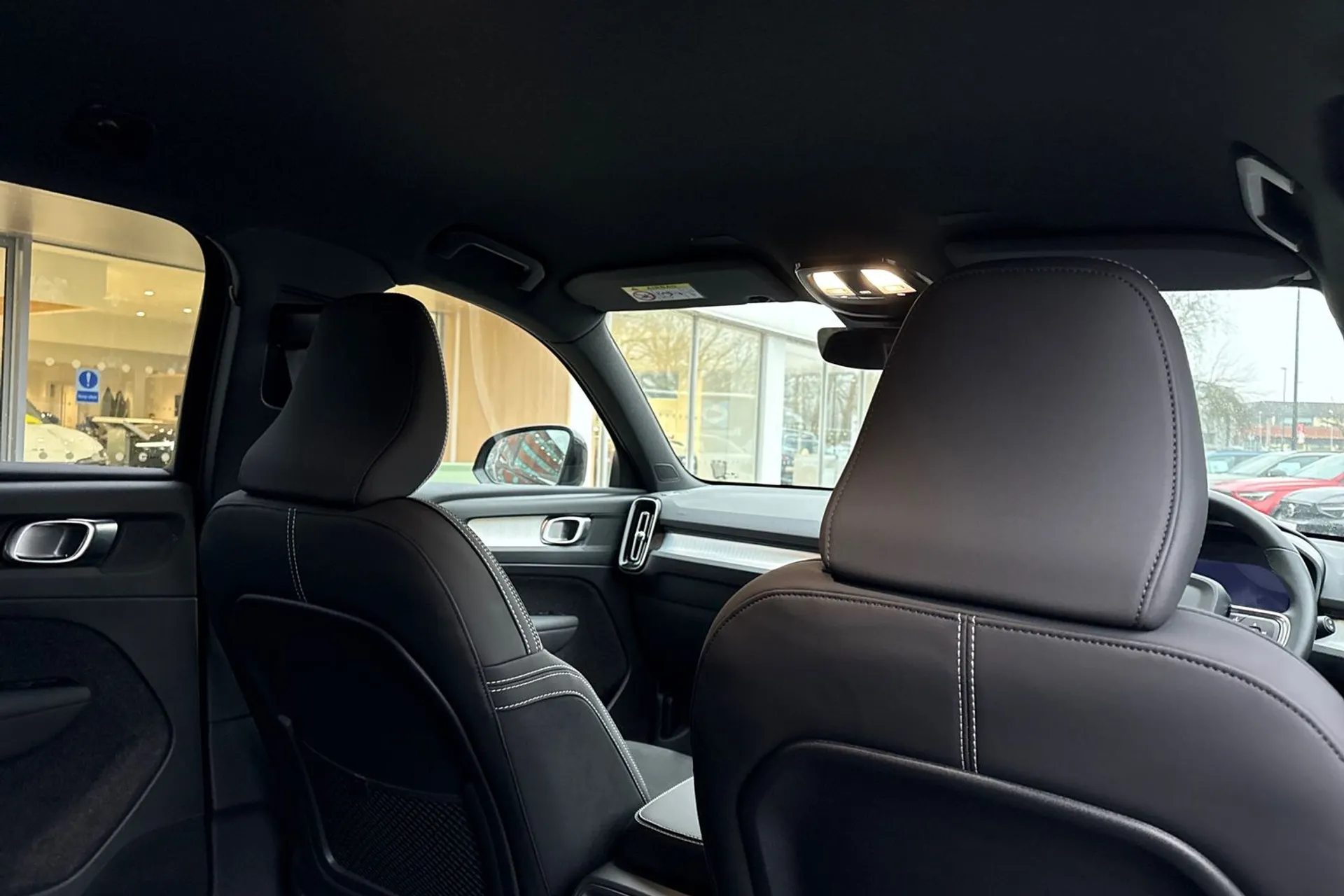 Volvo XC40 thumbnail image number 24