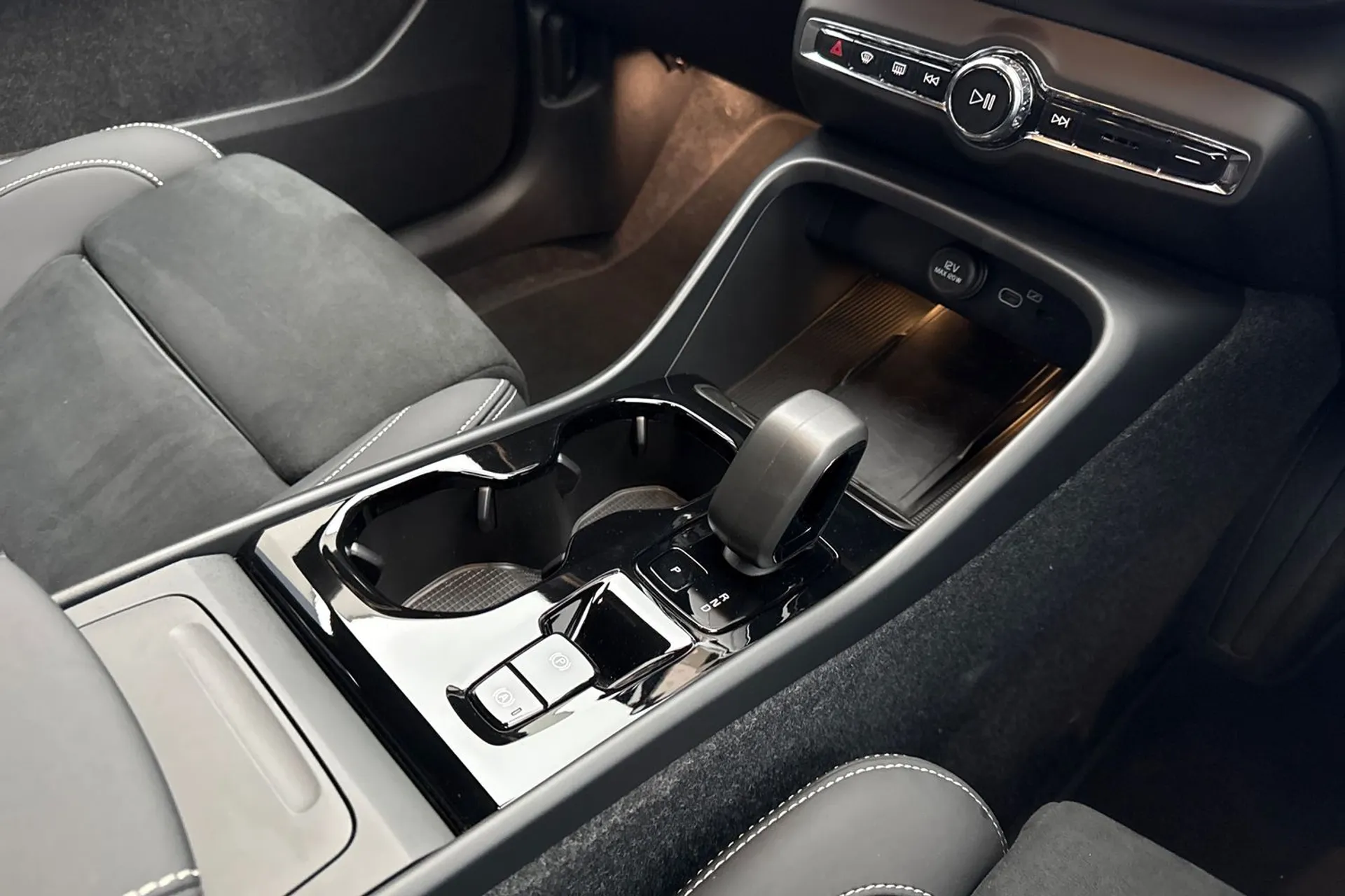 Volvo XC40 thumbnail image number 42