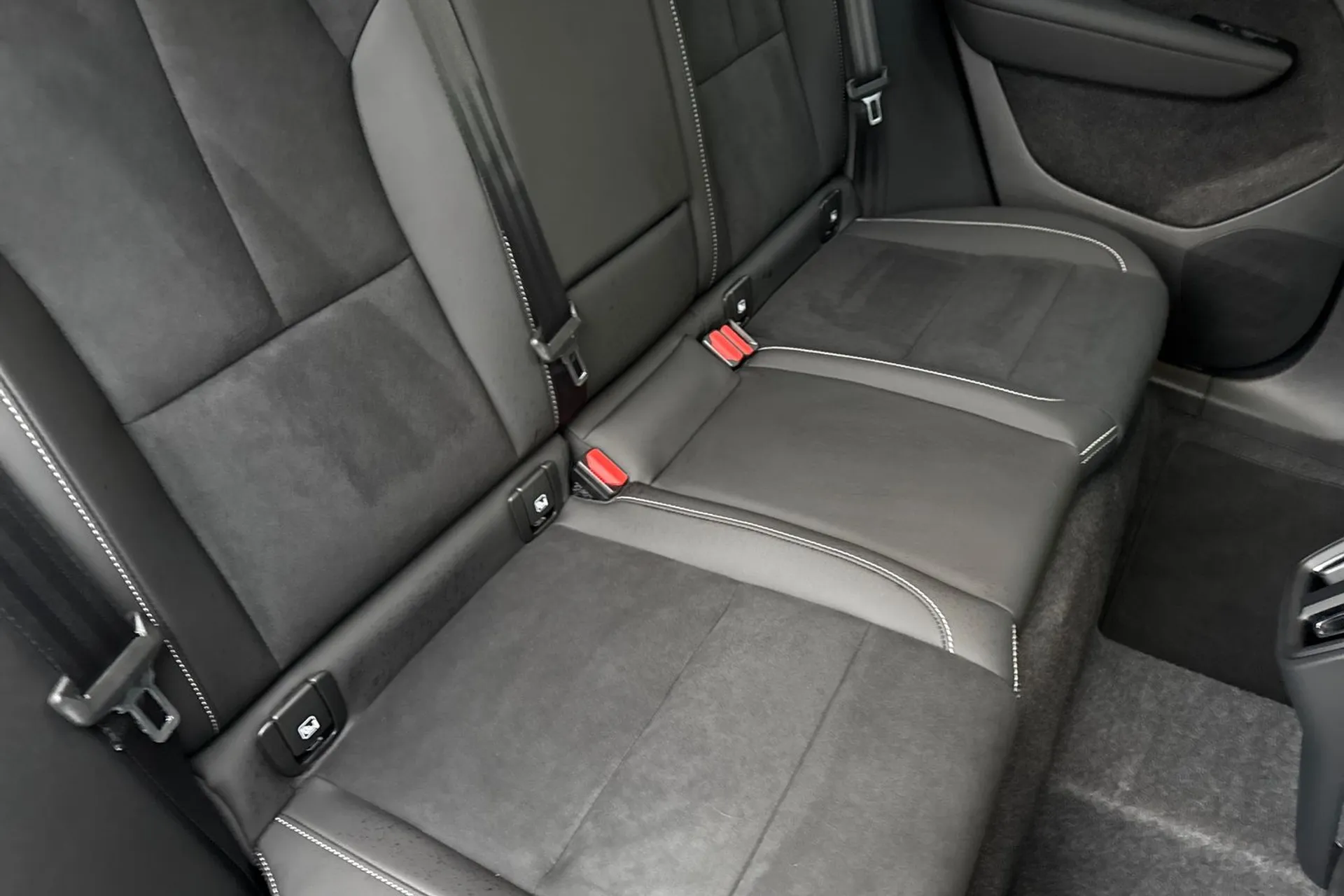 Volvo XC40 thumbnail image number 25