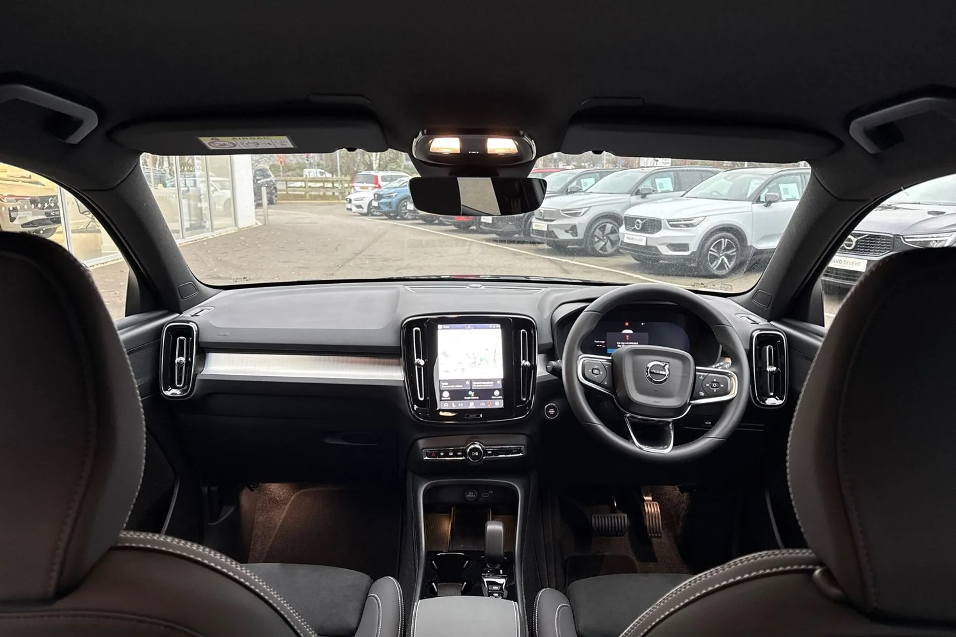 Volvo XC40 thumbnail image number 3