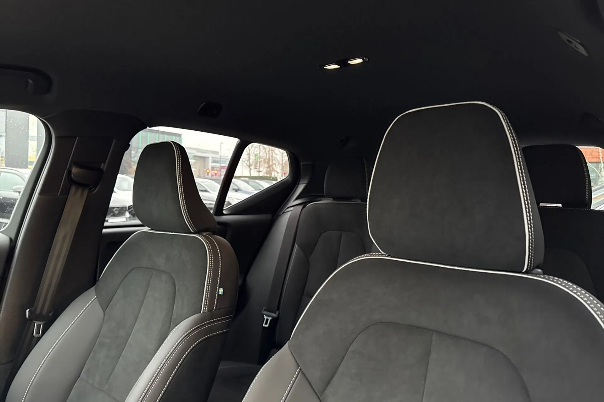 Volvo XC40 thumbnail image number 29