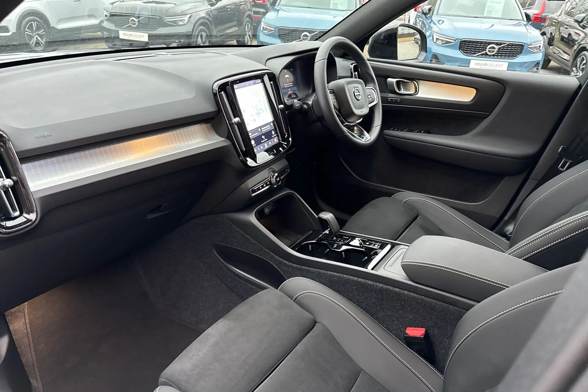 Volvo XC40 thumbnail image number 27