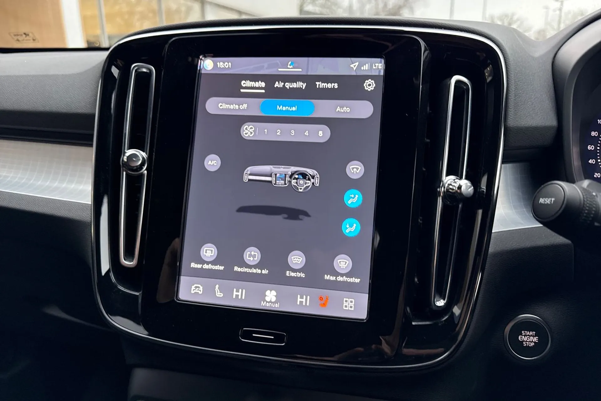 Volvo XC40 thumbnail image number 38