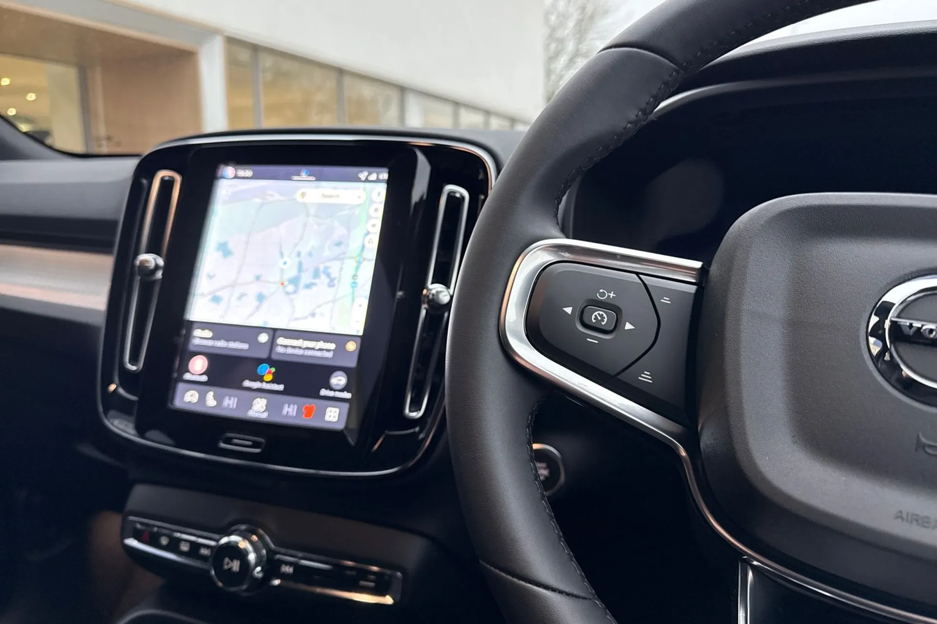 Volvo XC40 thumbnail image number 36